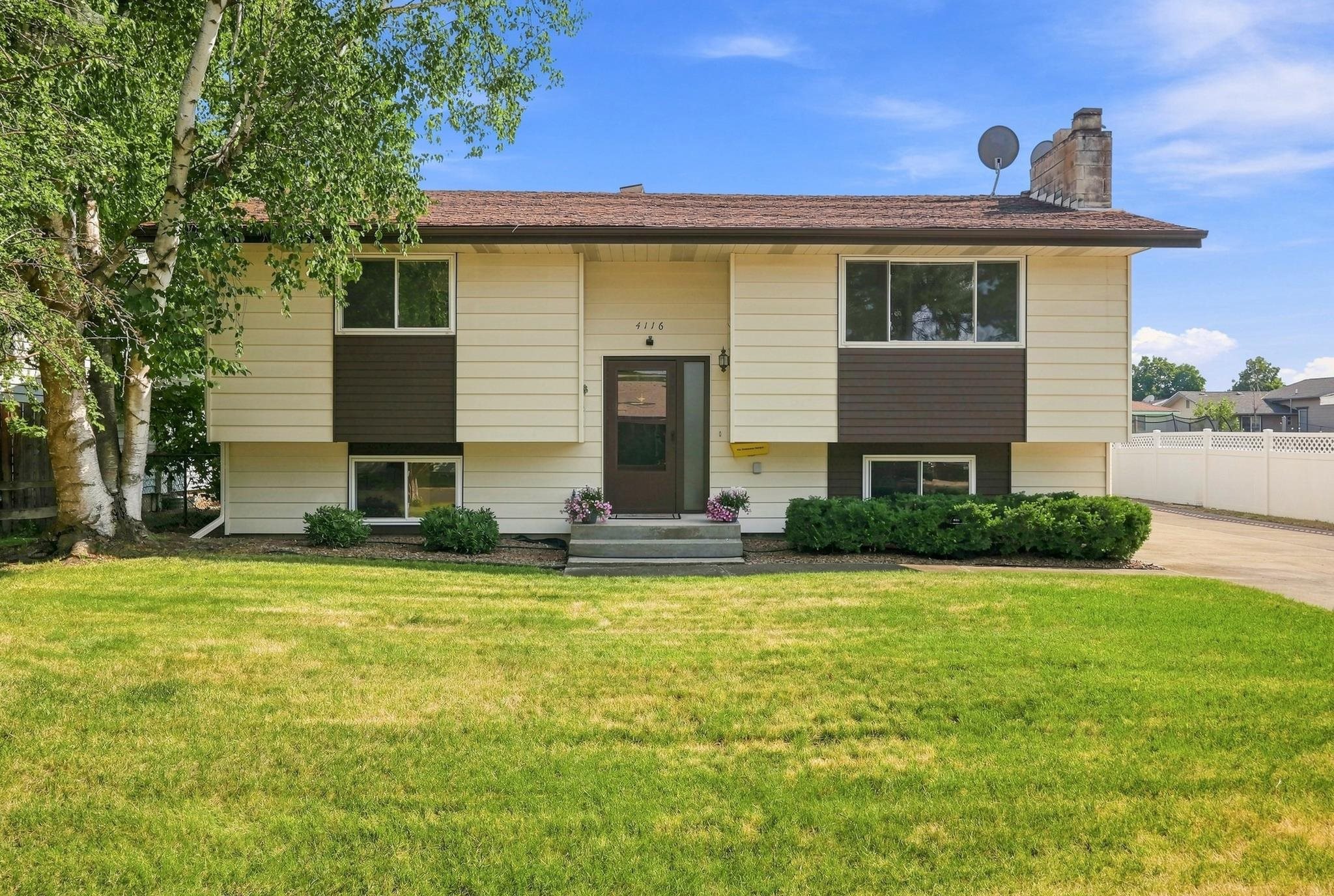 4116 E Jackson Ave - Photo 1