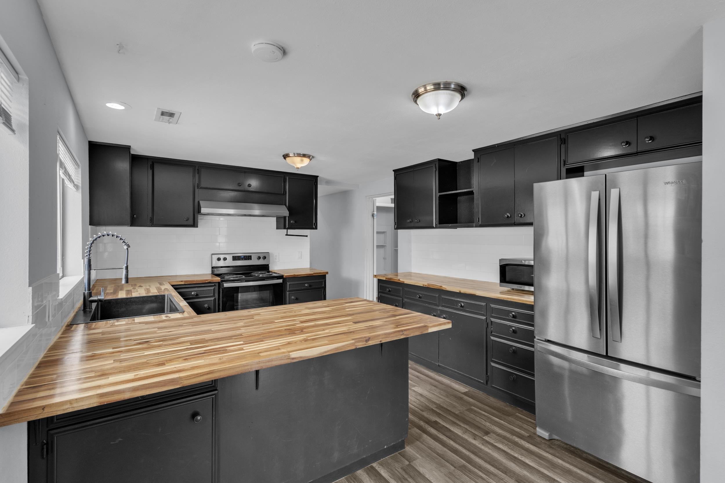 120 W 3rd St - Photo 5