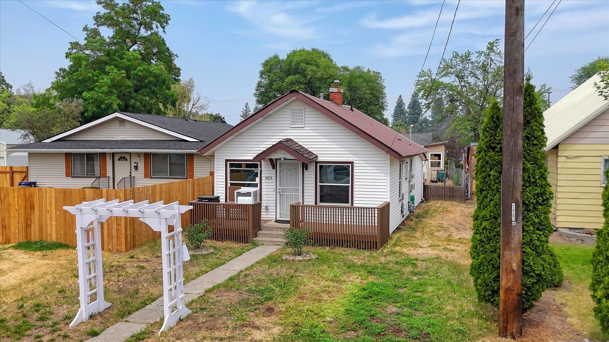 823 E North Ave - Photo 1