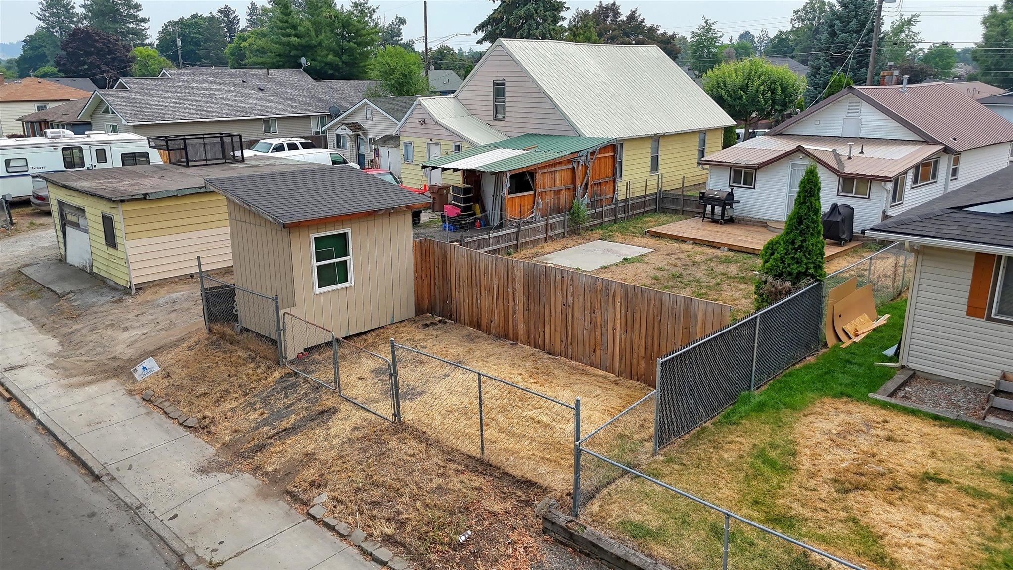 823 E North Ave - Photo 2
