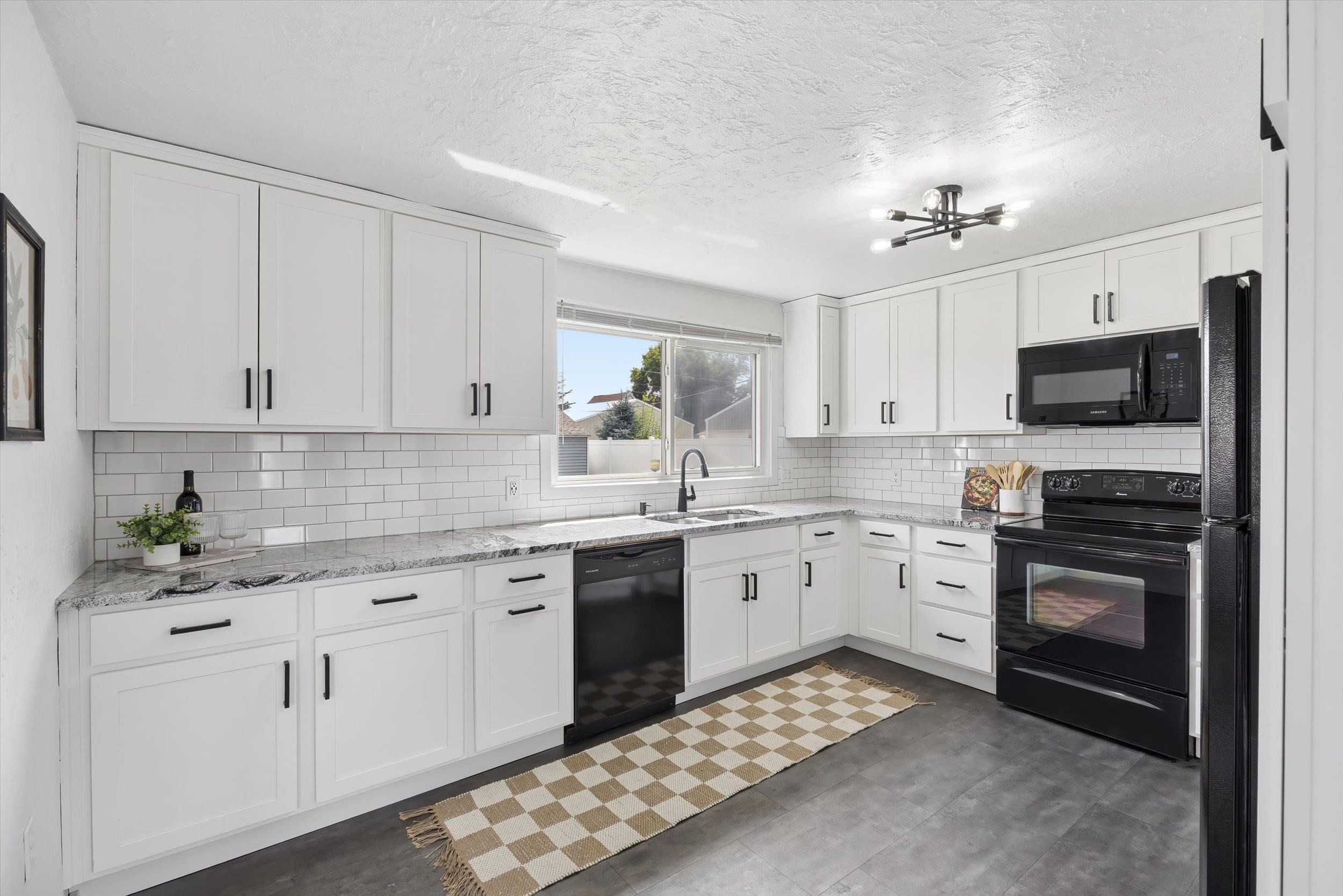 2629 W Crown Ave - Photo 9