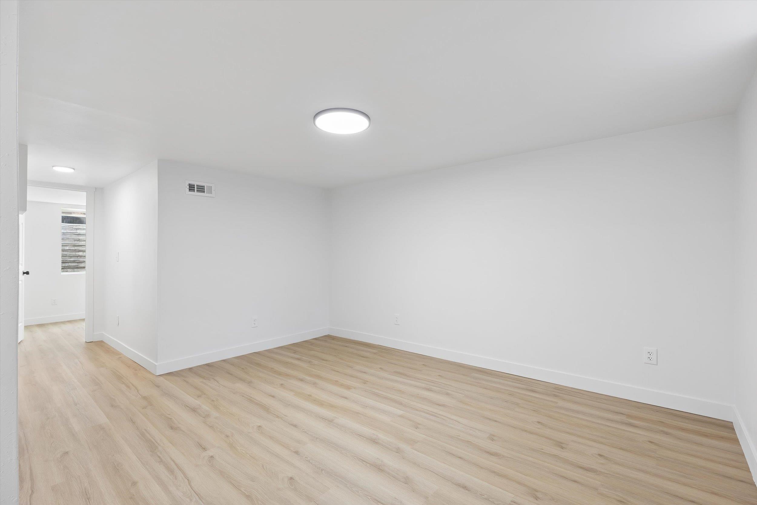 2629 W Crown Ave - Photo 21