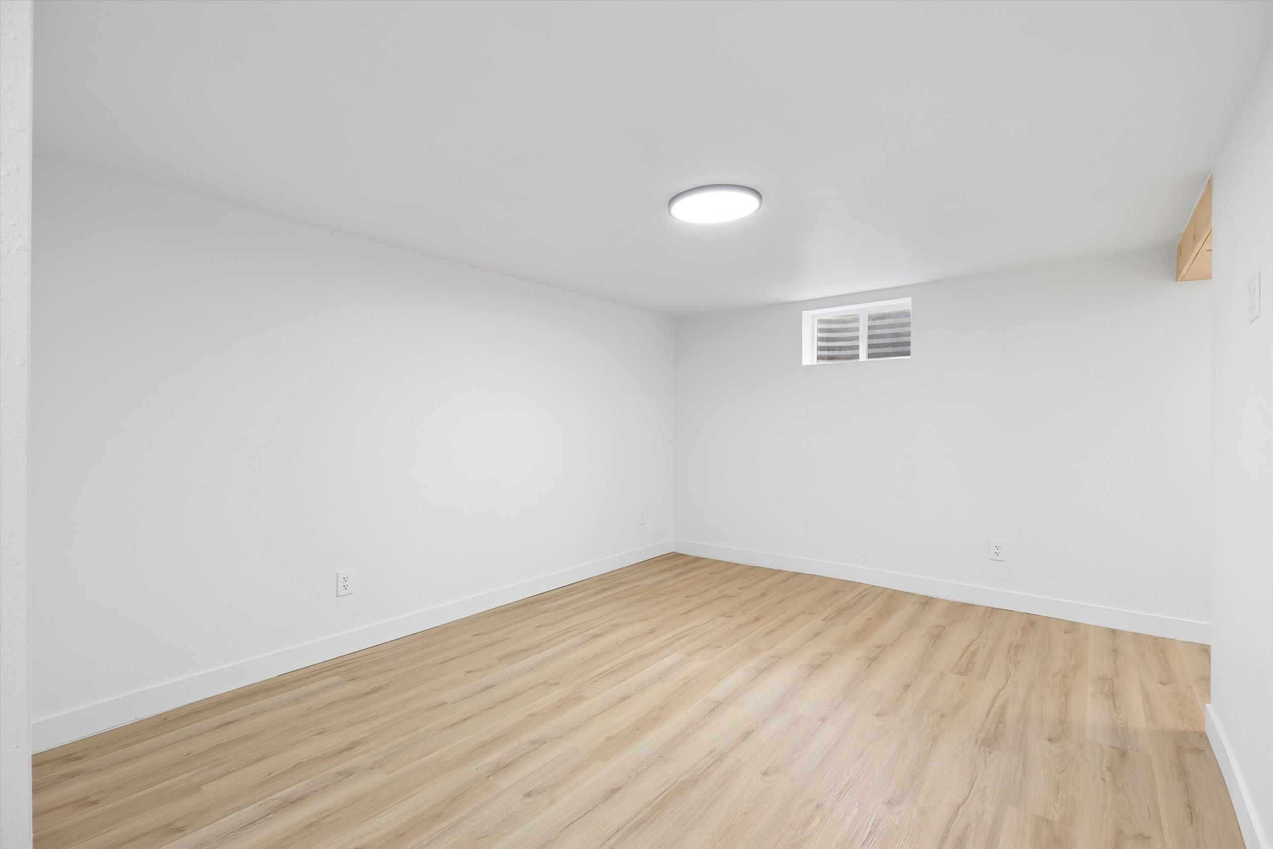 2629 W Crown Ave - Photo 23