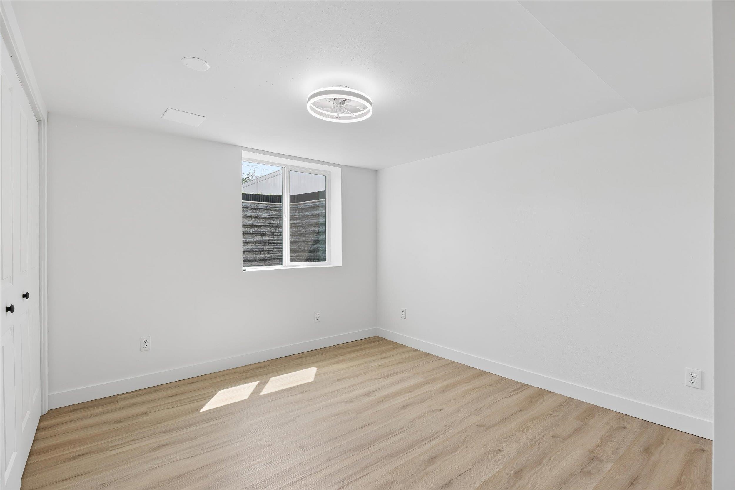 2629 W Crown Ave - Photo 24