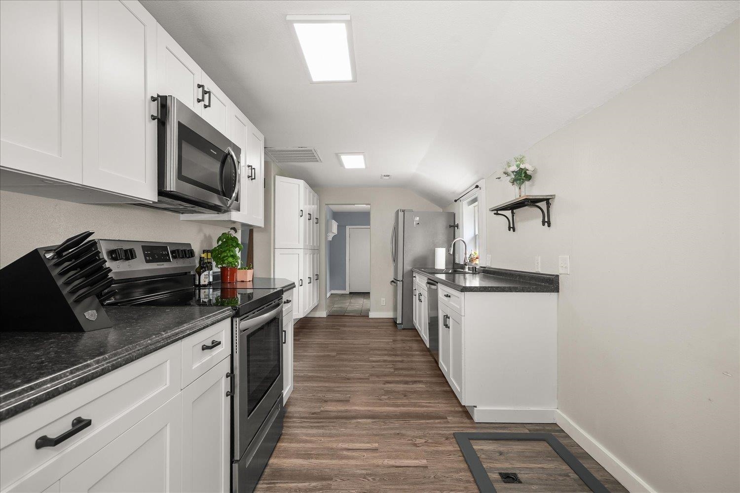 7901 E Valleyway Ave - Photo 11