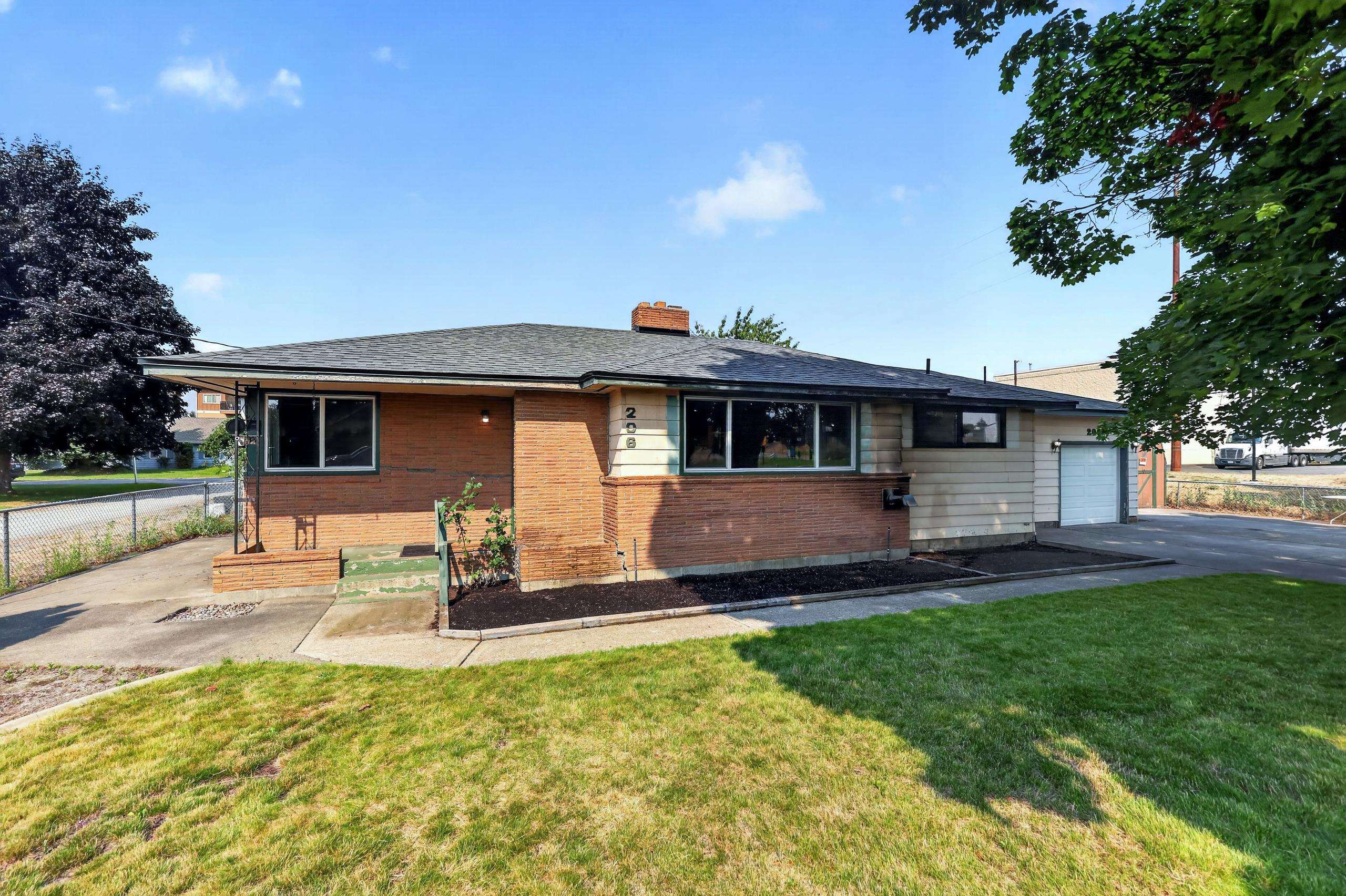 206 S Blake Rd - Photo 3