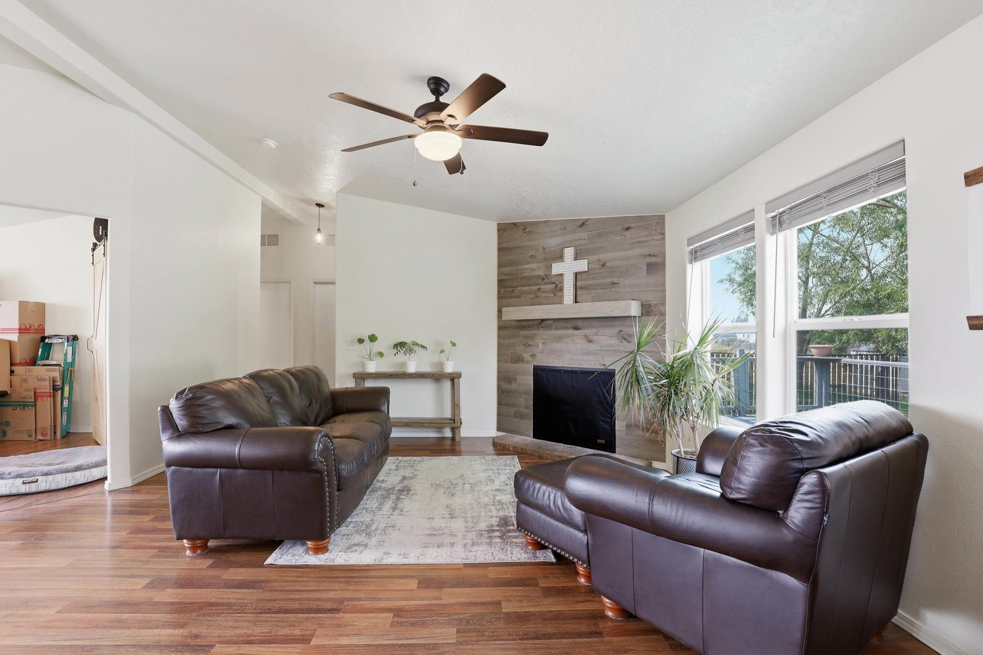 505 NE Adams St - Photo 27
