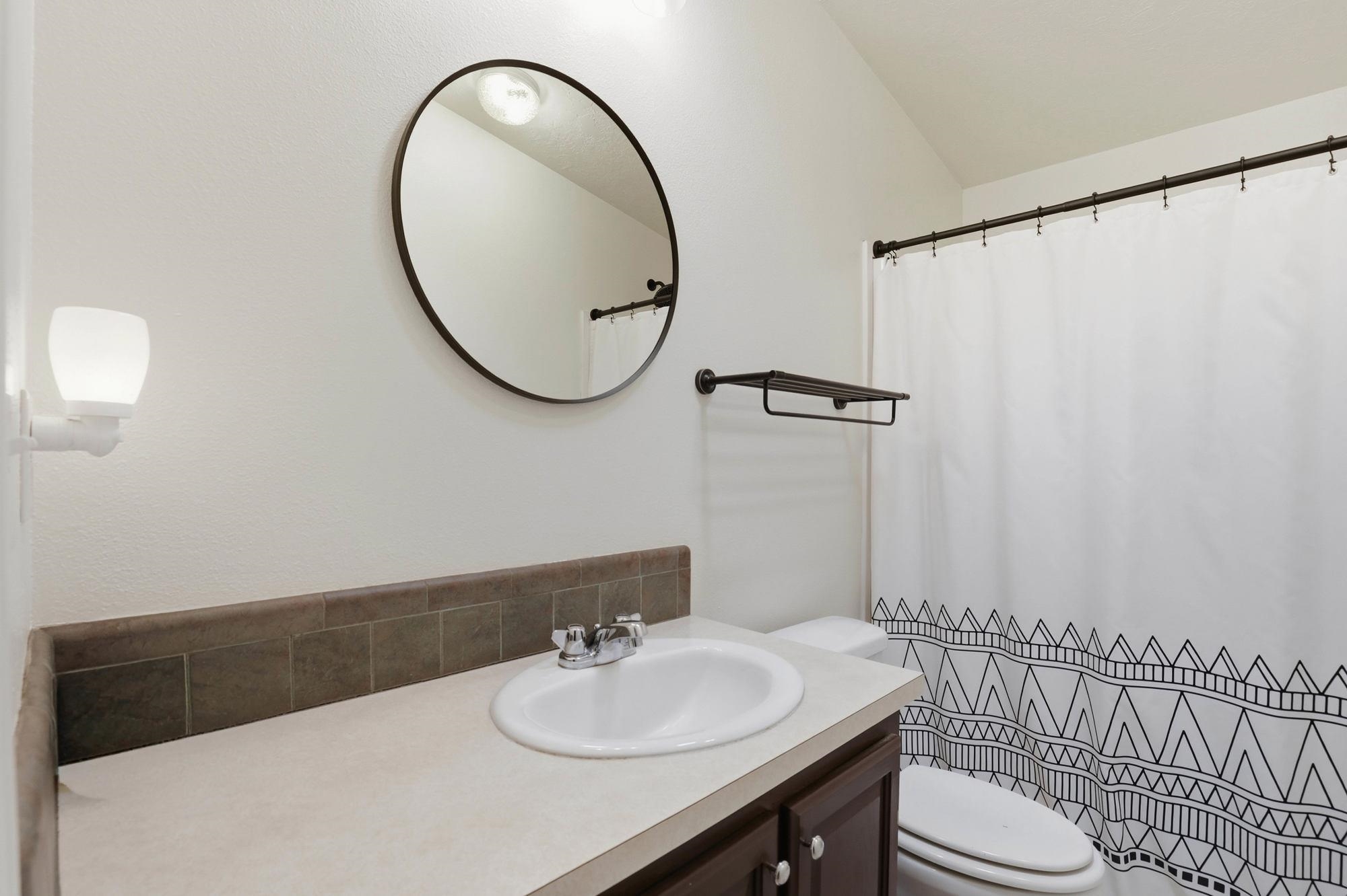 505 NE Adams St - Photo 25
