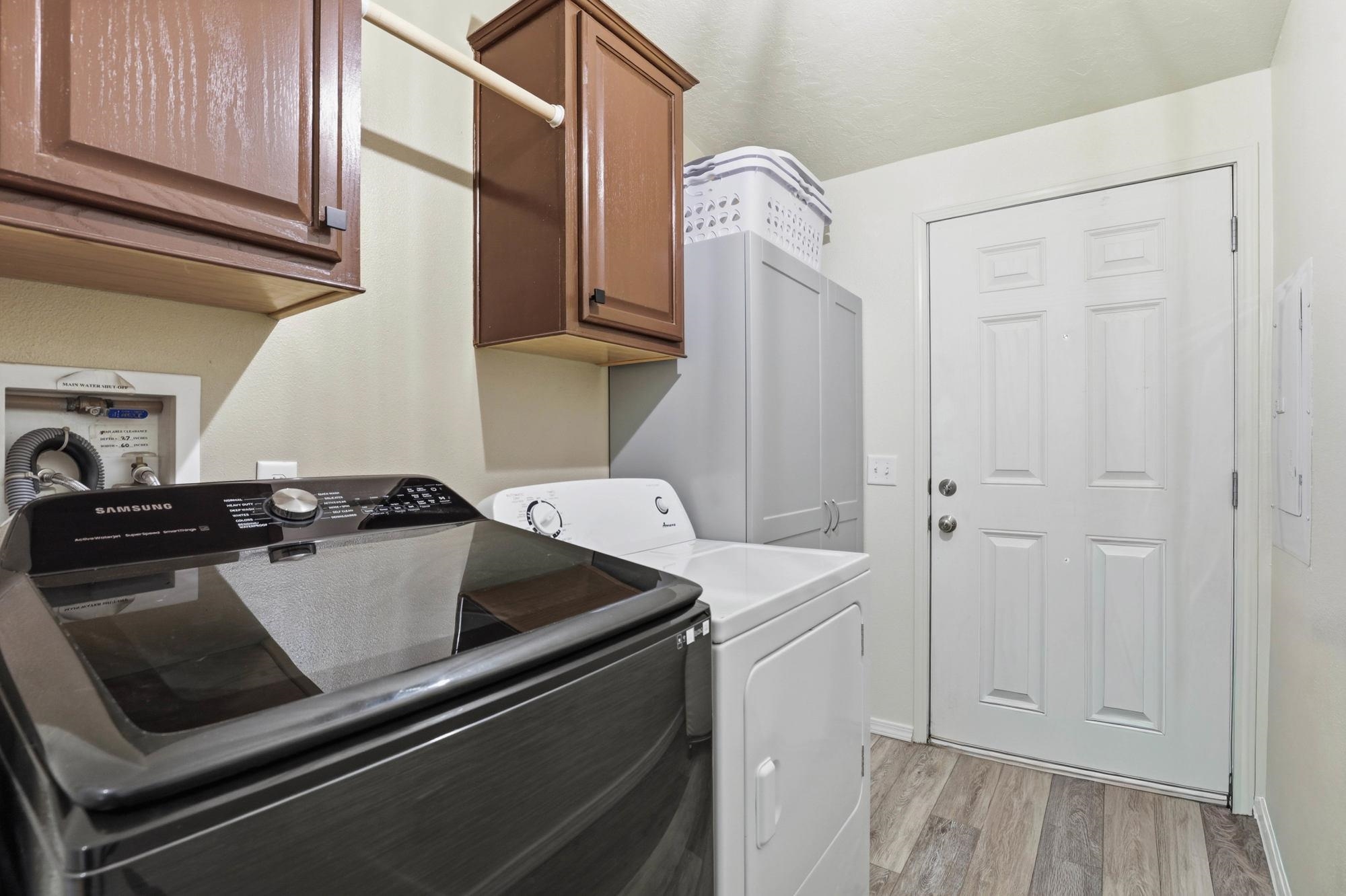 505 NE Adams St - Photo 26