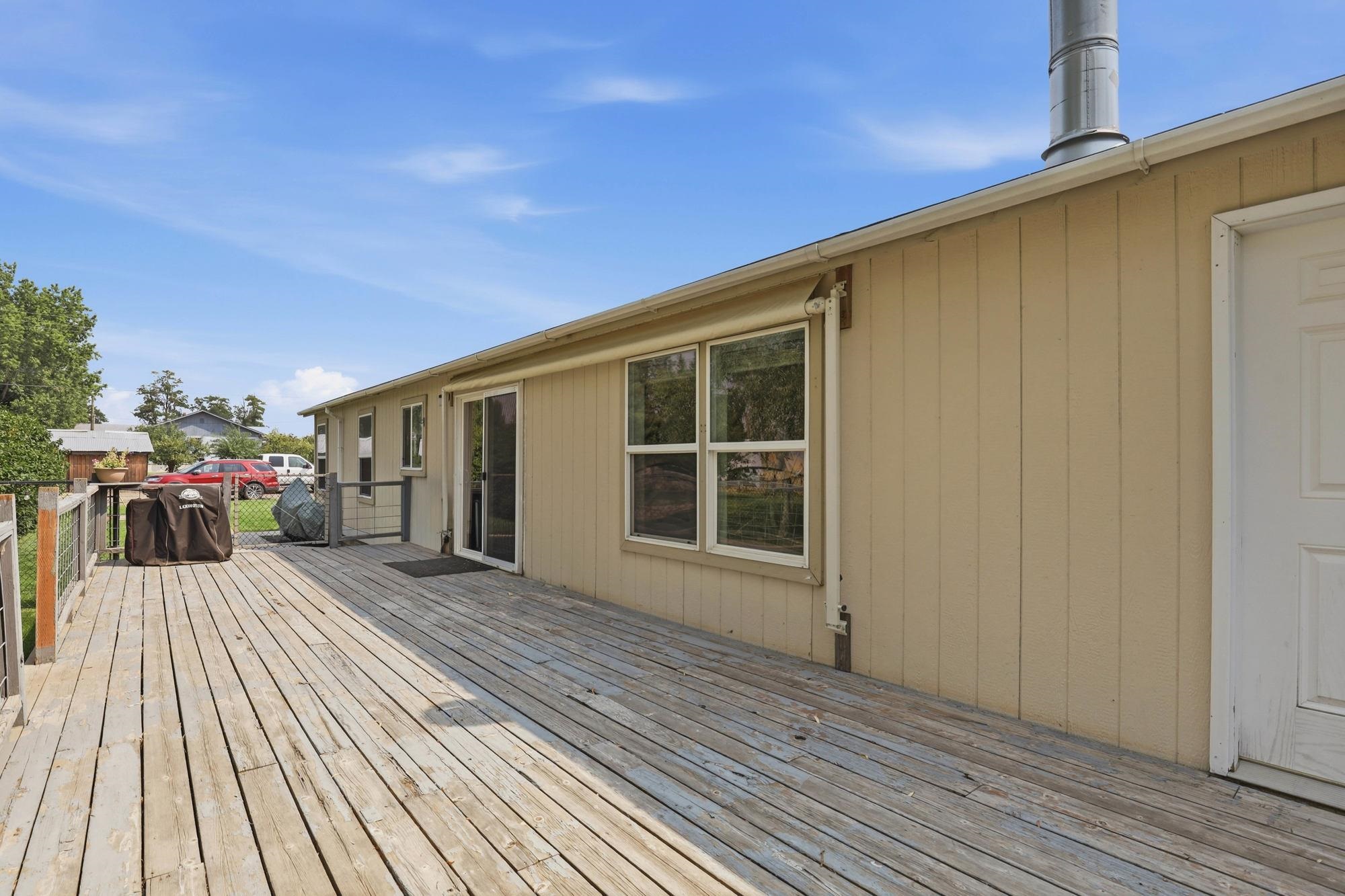 505 NE Adams St - Photo 30