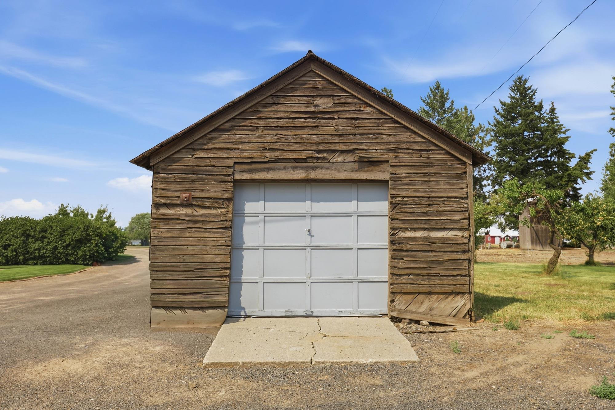 505 NE Adams St - Photo 40