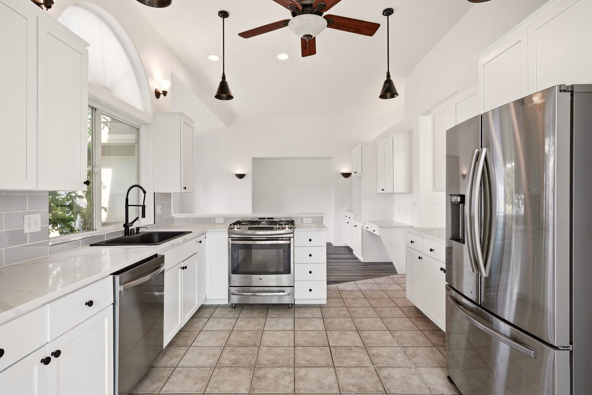 23104 E Broadway Ave - Photo 10