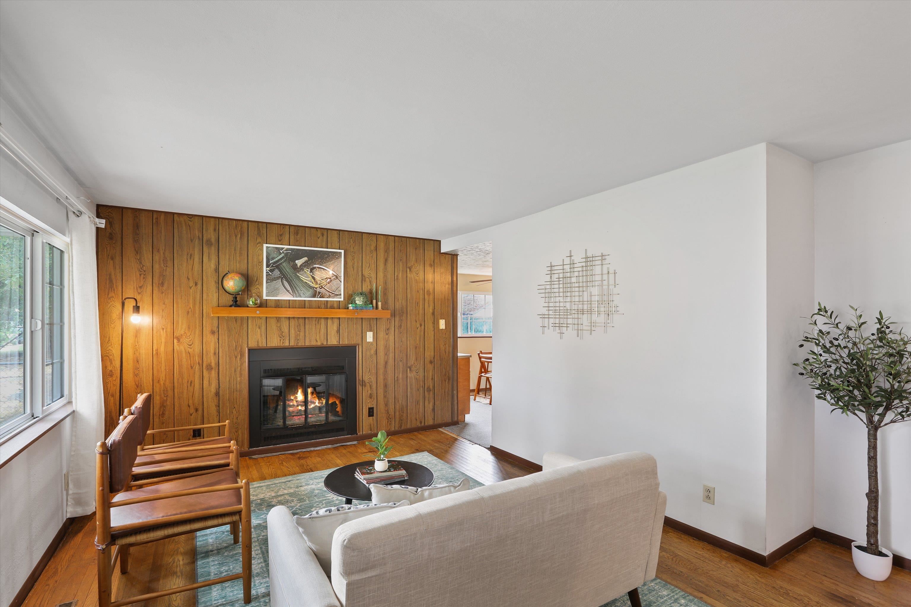 123 W Heroy Ave - Photo 3