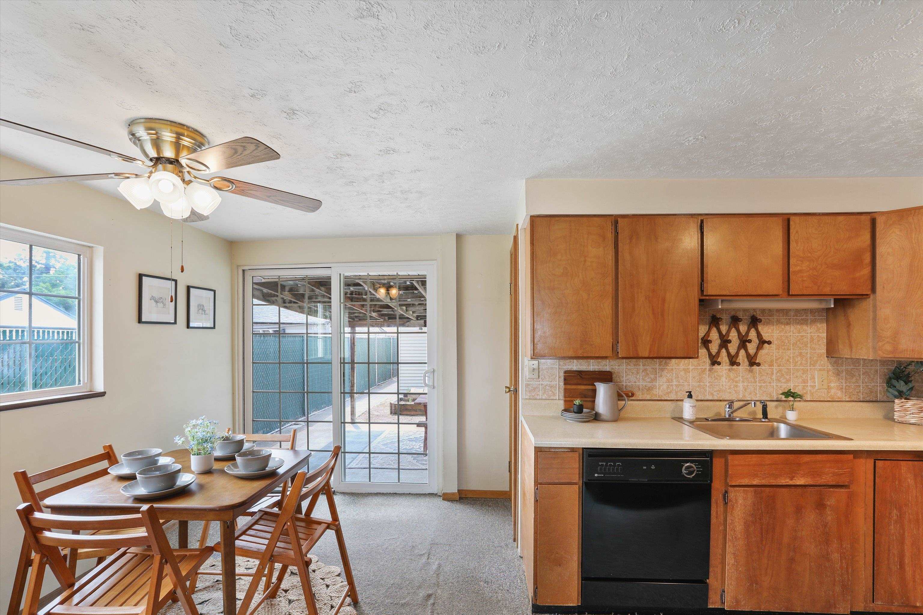 123 W Heroy Ave - Photo 4