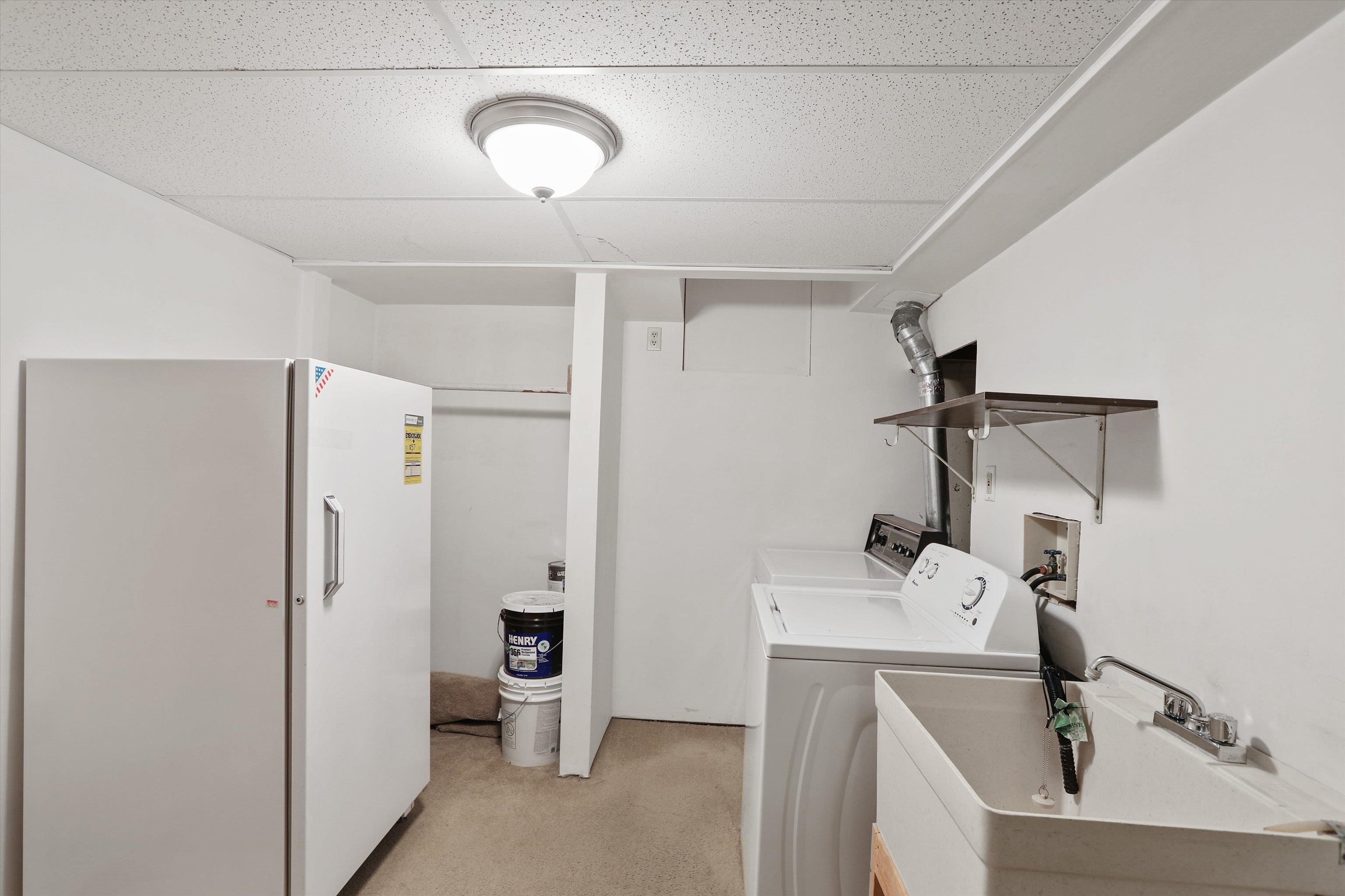 123 W Heroy Ave - Photo 17