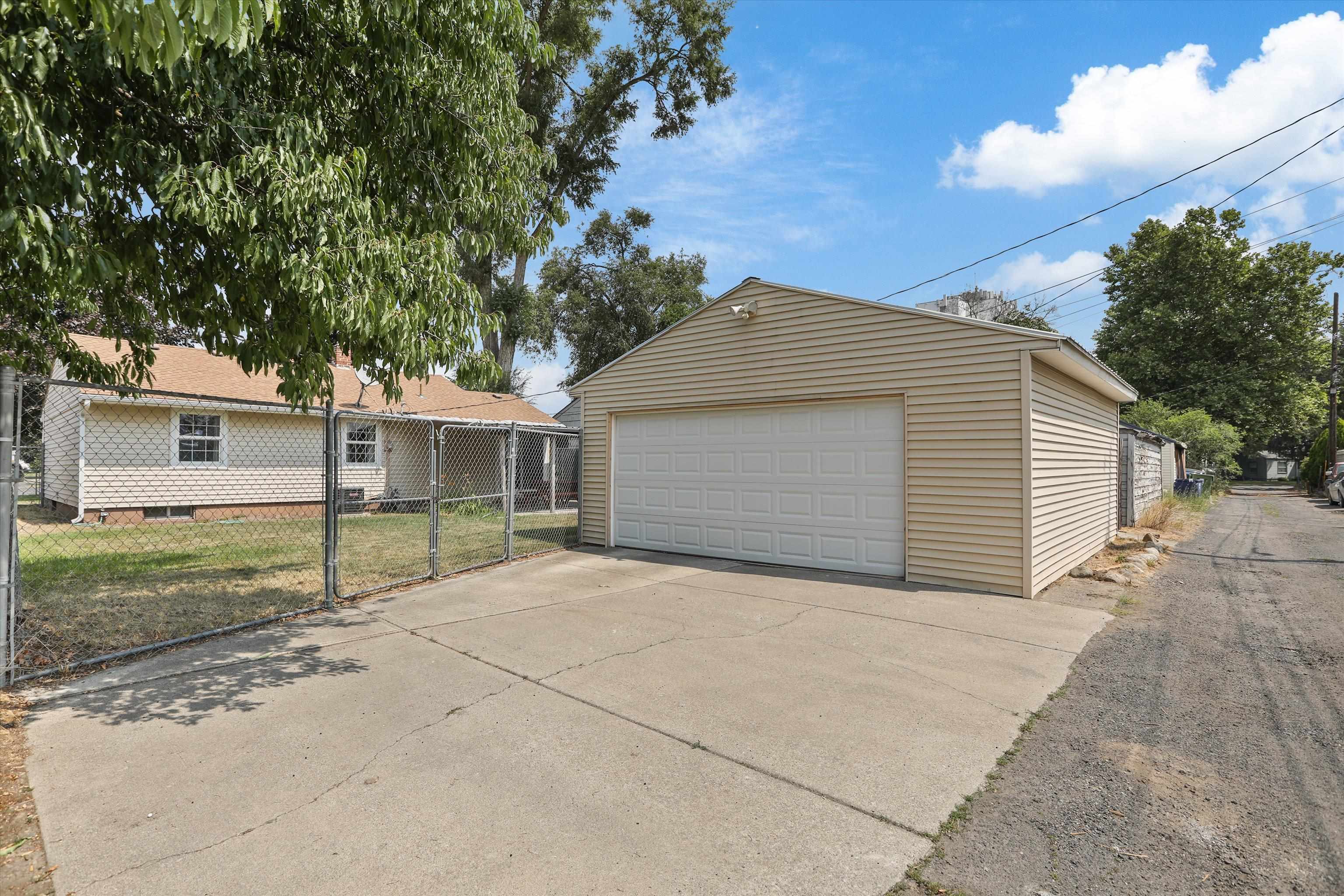 123 W Heroy Ave - Photo 21