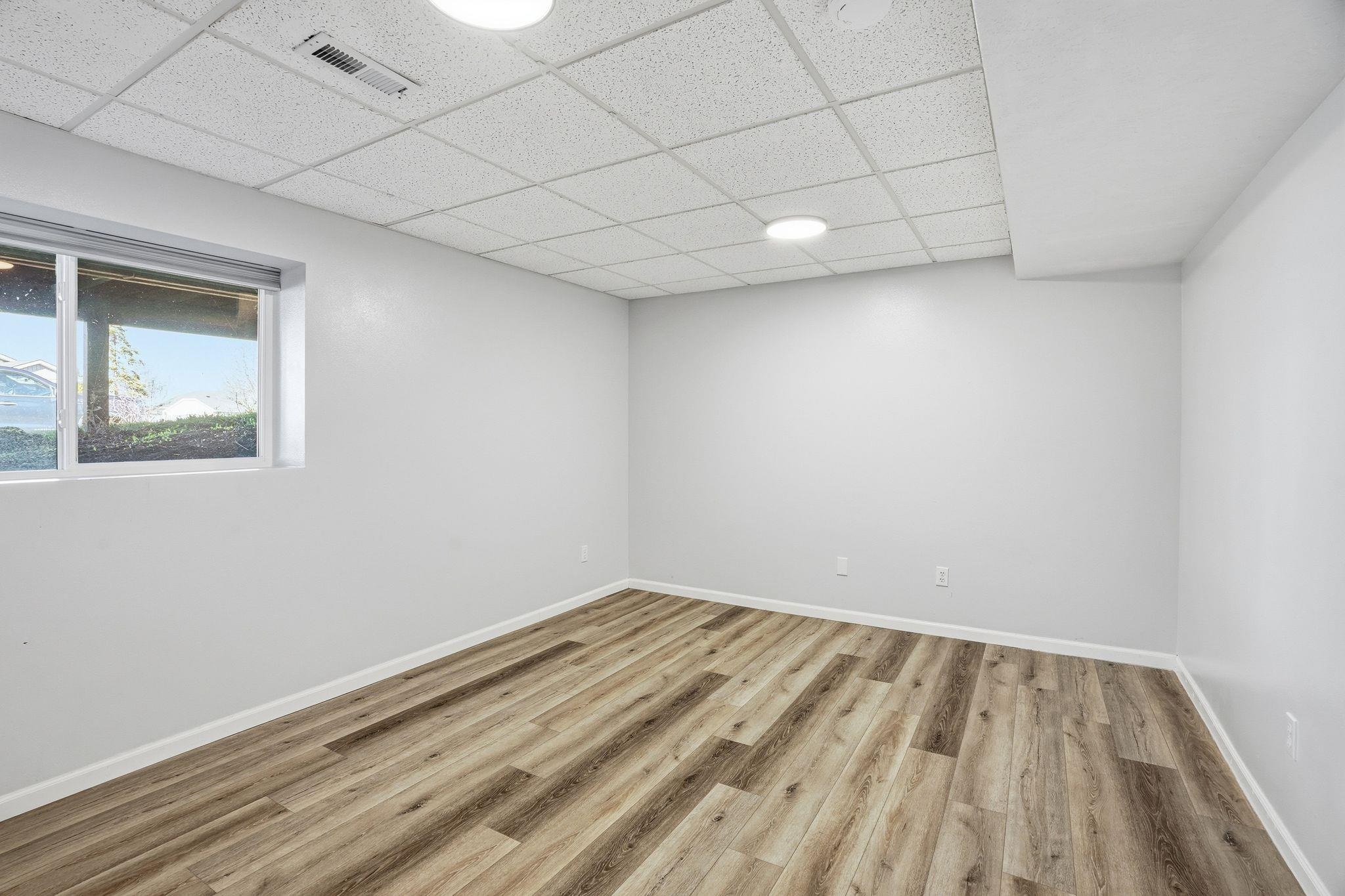 23104 E Broadway Ave - Photo 41