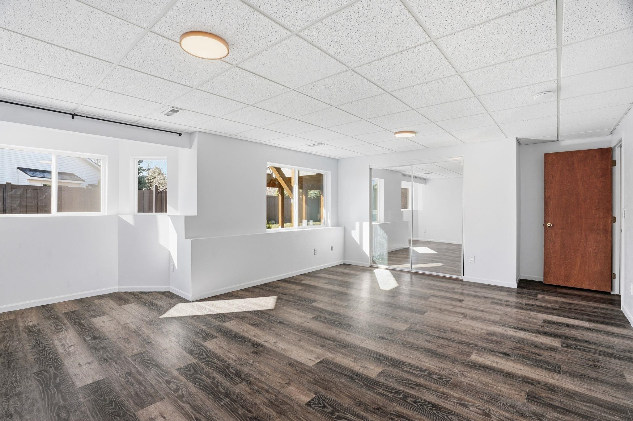 23104 E Broadway Ave - Photo 35