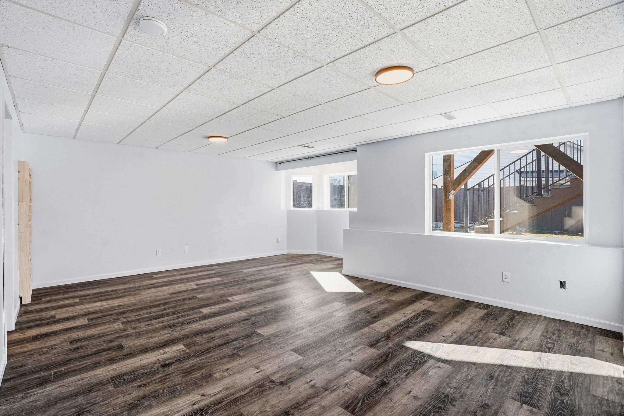 23104 E Broadway Ave - Photo 36