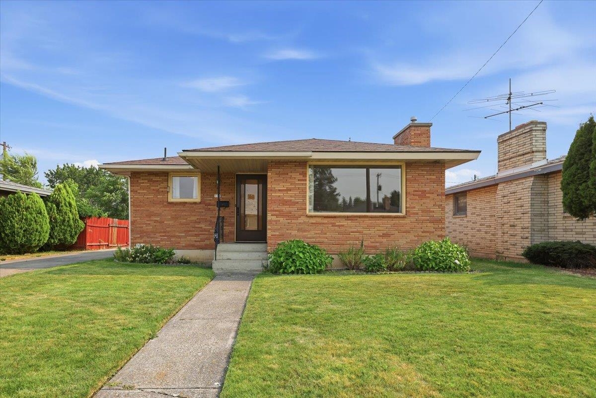 530 E Rockwell Ave - Photo 1