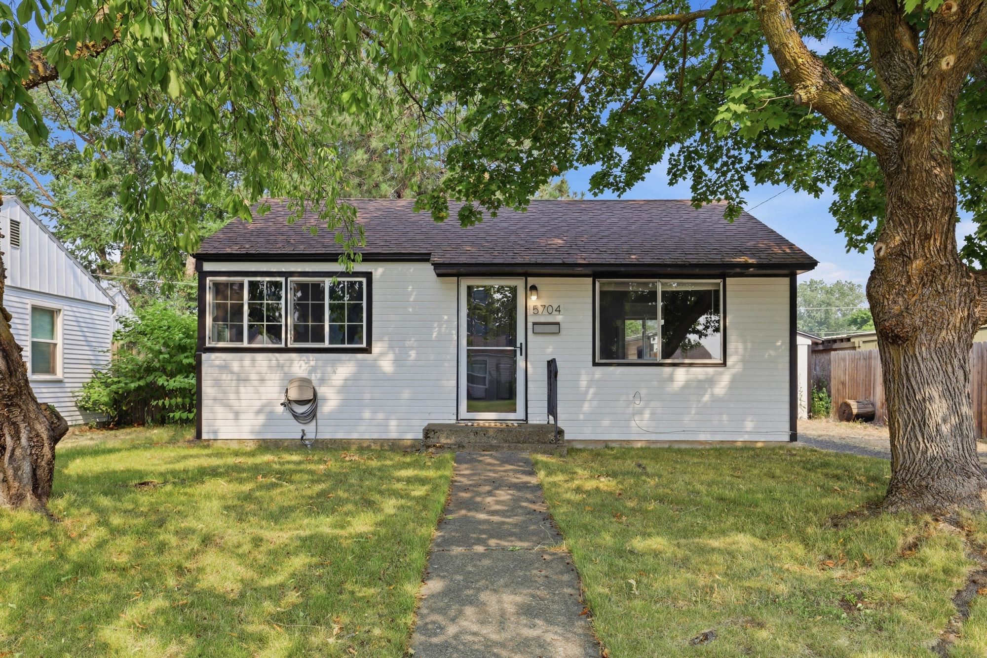 5704 N Milton St - Photo 1