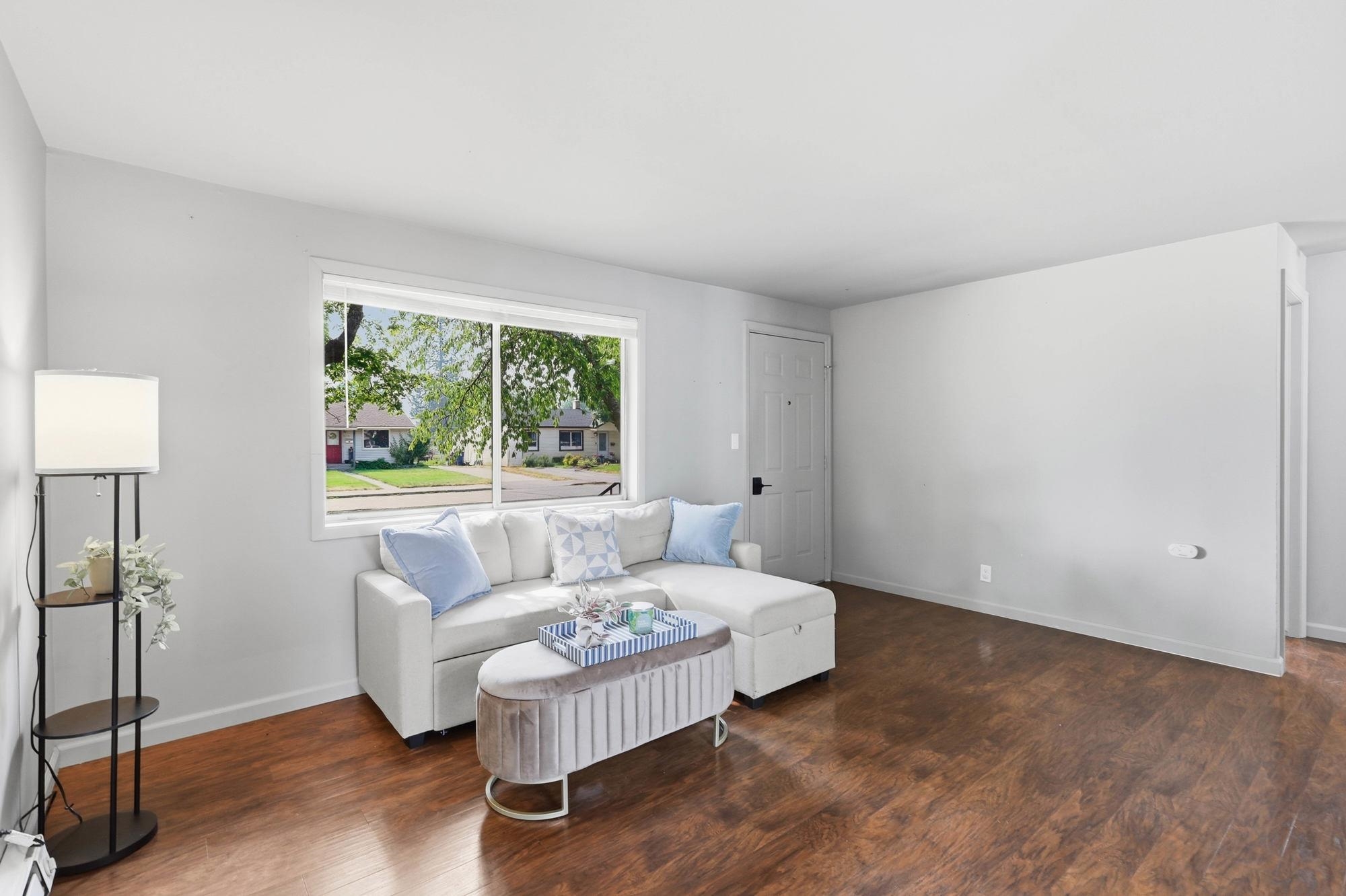 5704 N Milton St - Photo 3