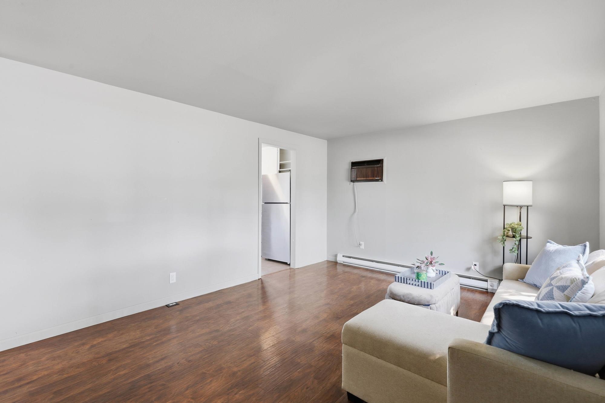 5704 N Milton St - Photo 4