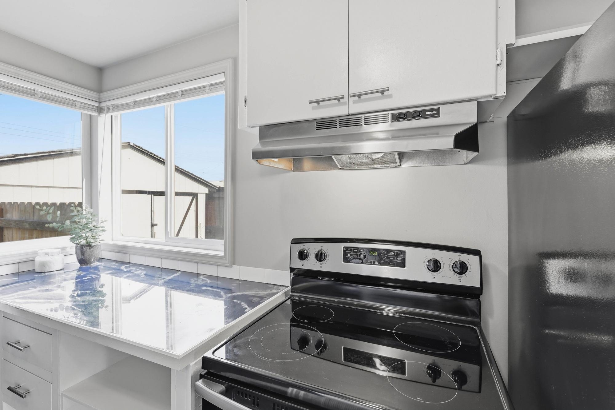 5704 N Milton St - Photo 6