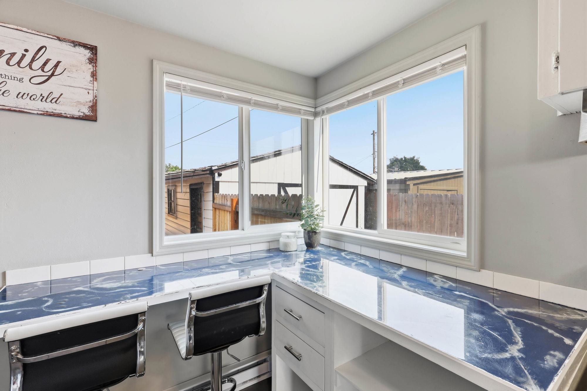 5704 N Milton St - Photo 8