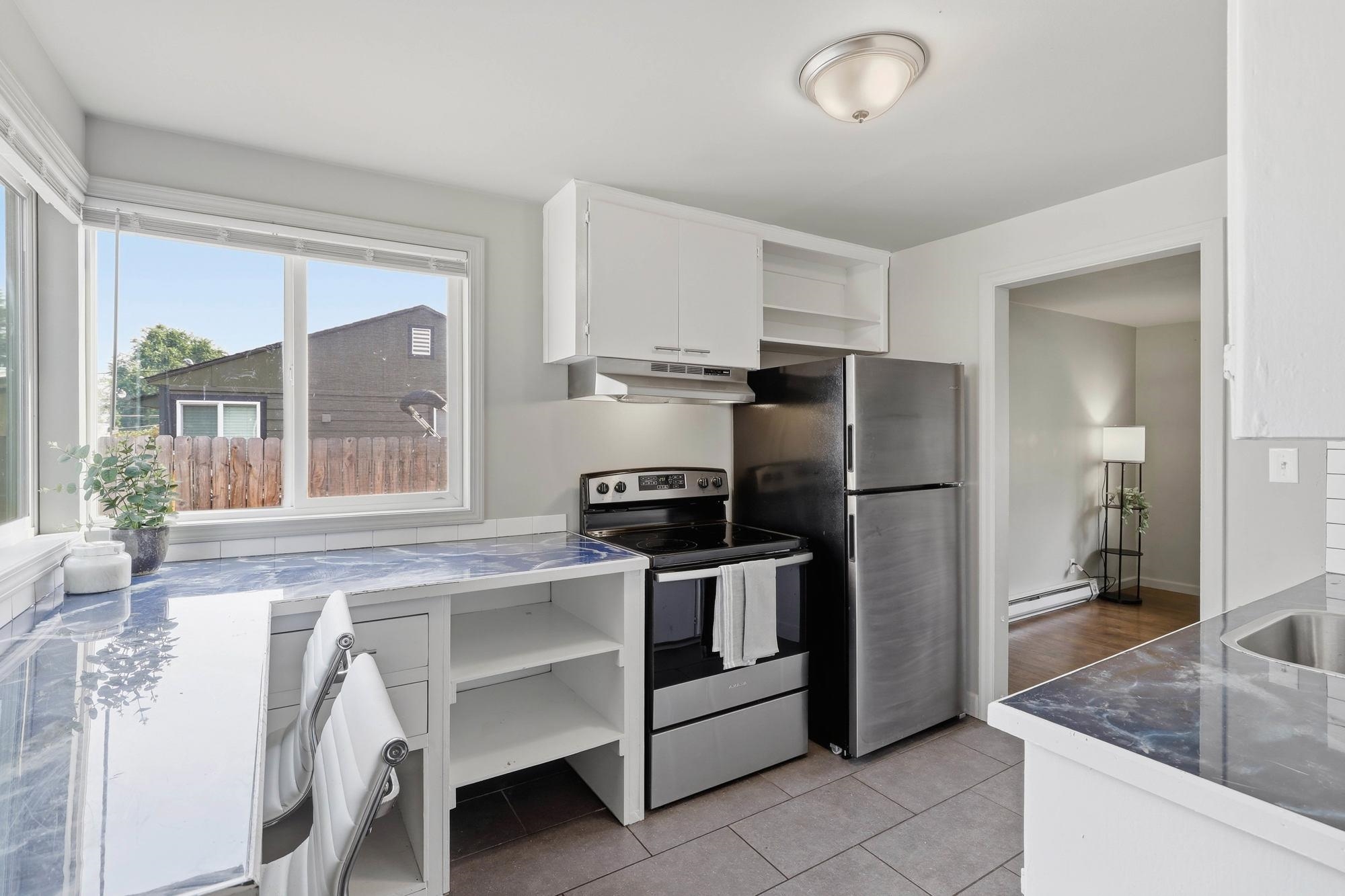 5704 N Milton St - Photo 9