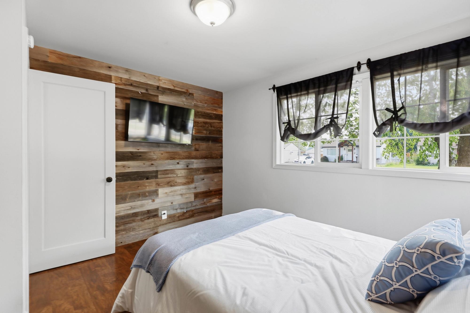 5704 N Milton St - Photo 12