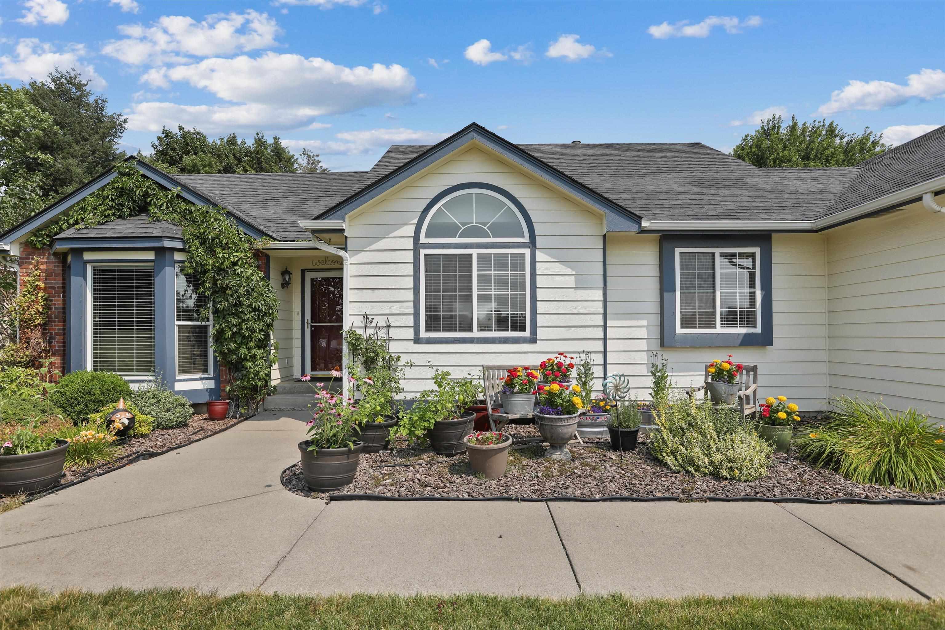 1805 S Timberlane Dr - Photo 1
