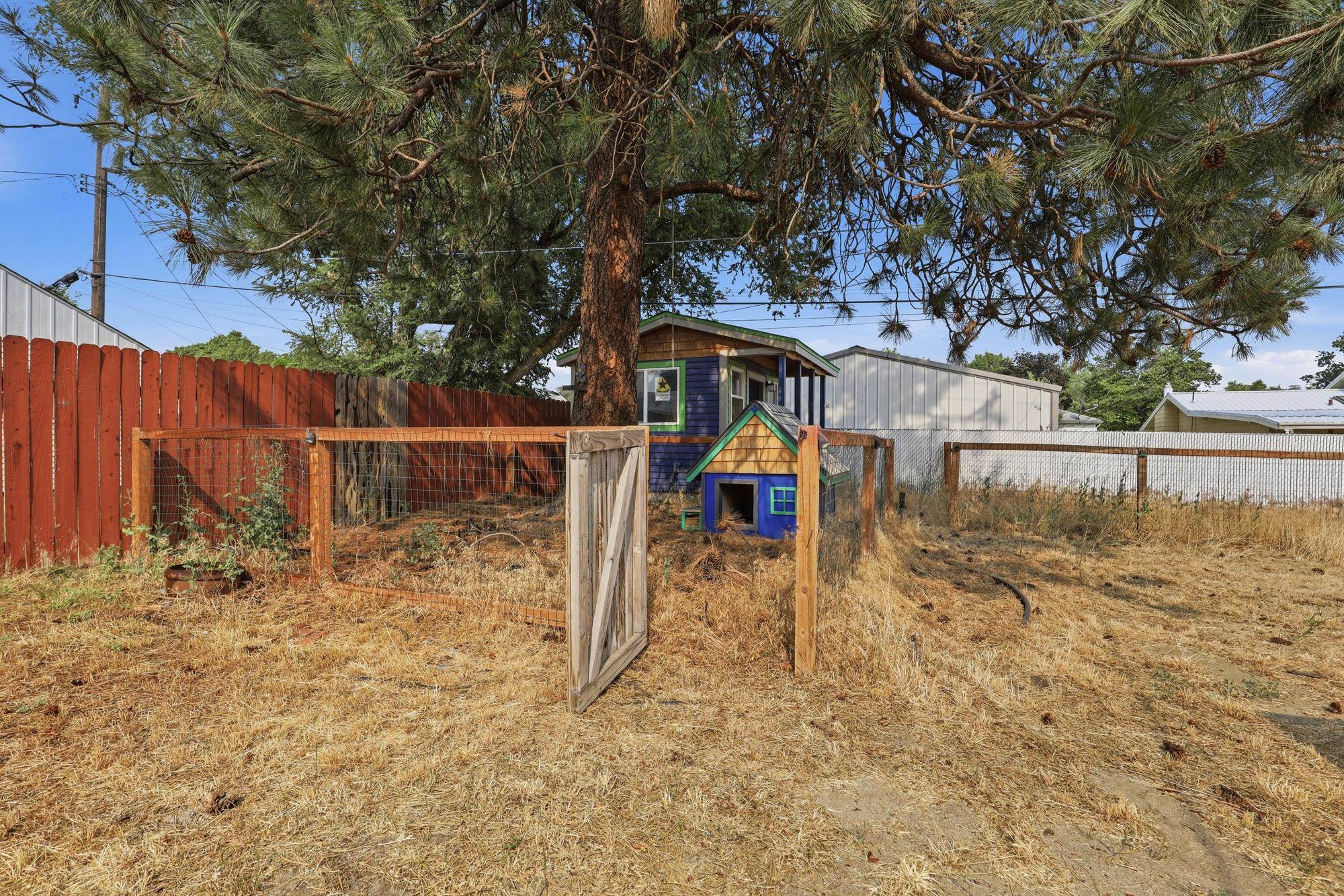 5704 N Milton St - Photo 26