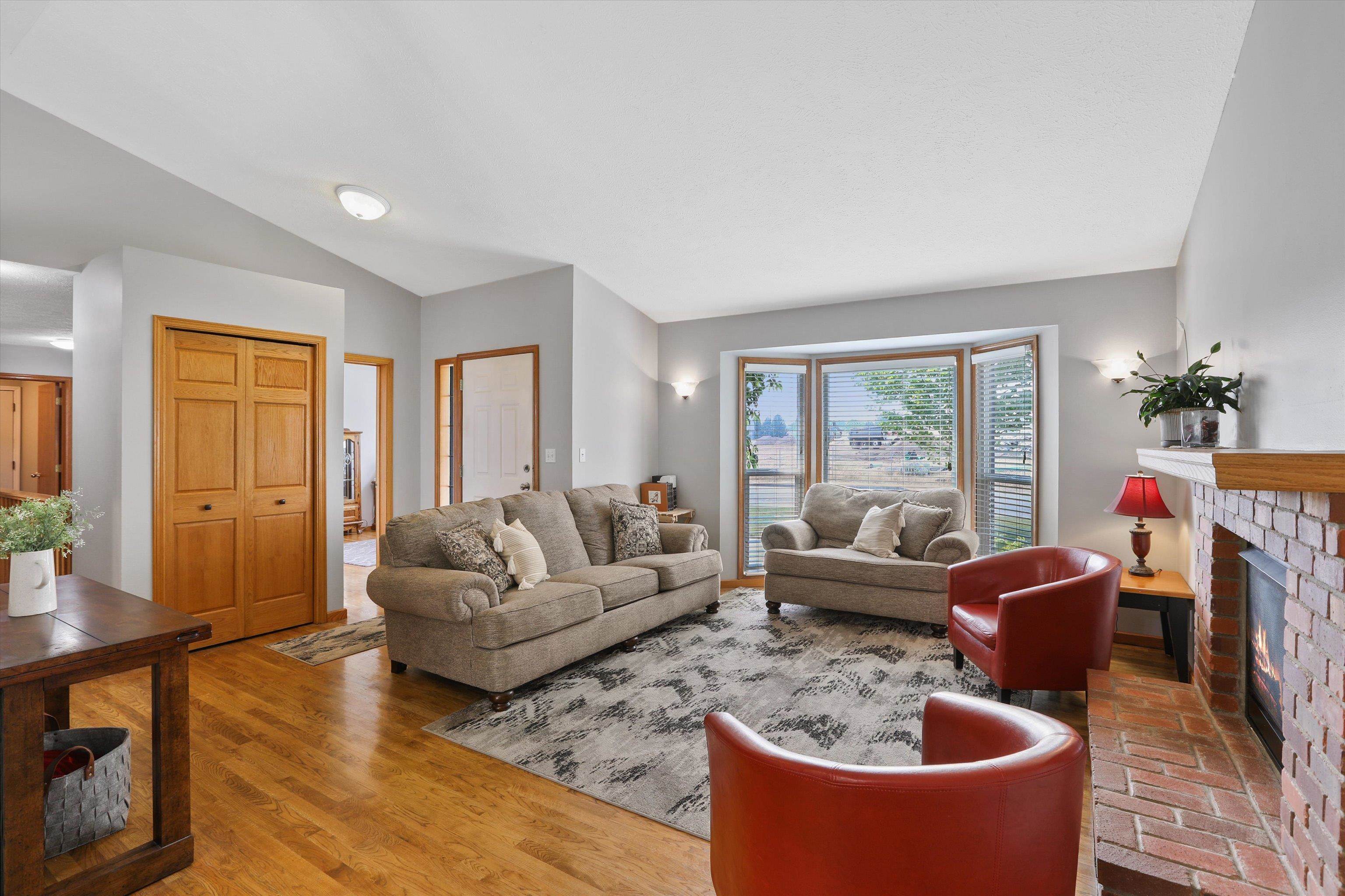 1805 S Timberlane Dr - Photo 4