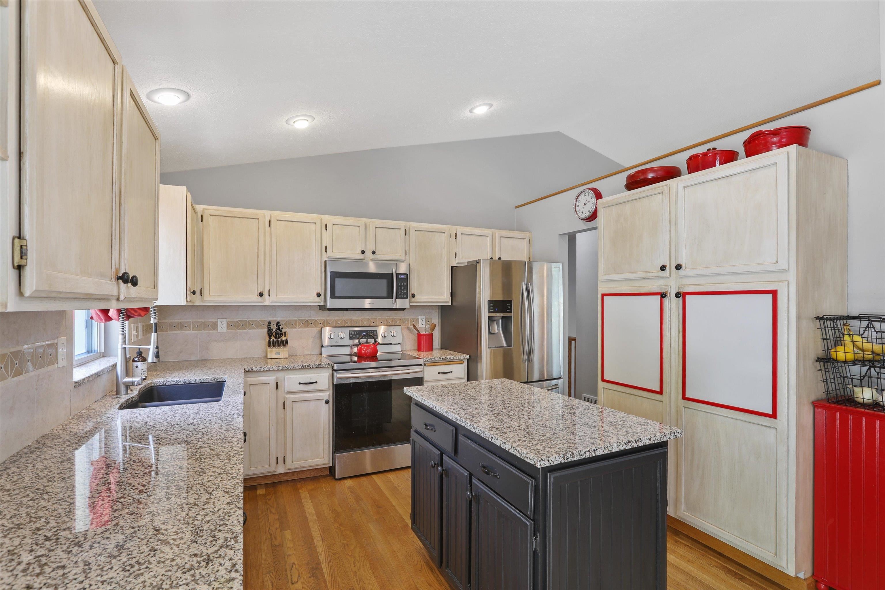 1805 S Timberlane Dr - Photo 8