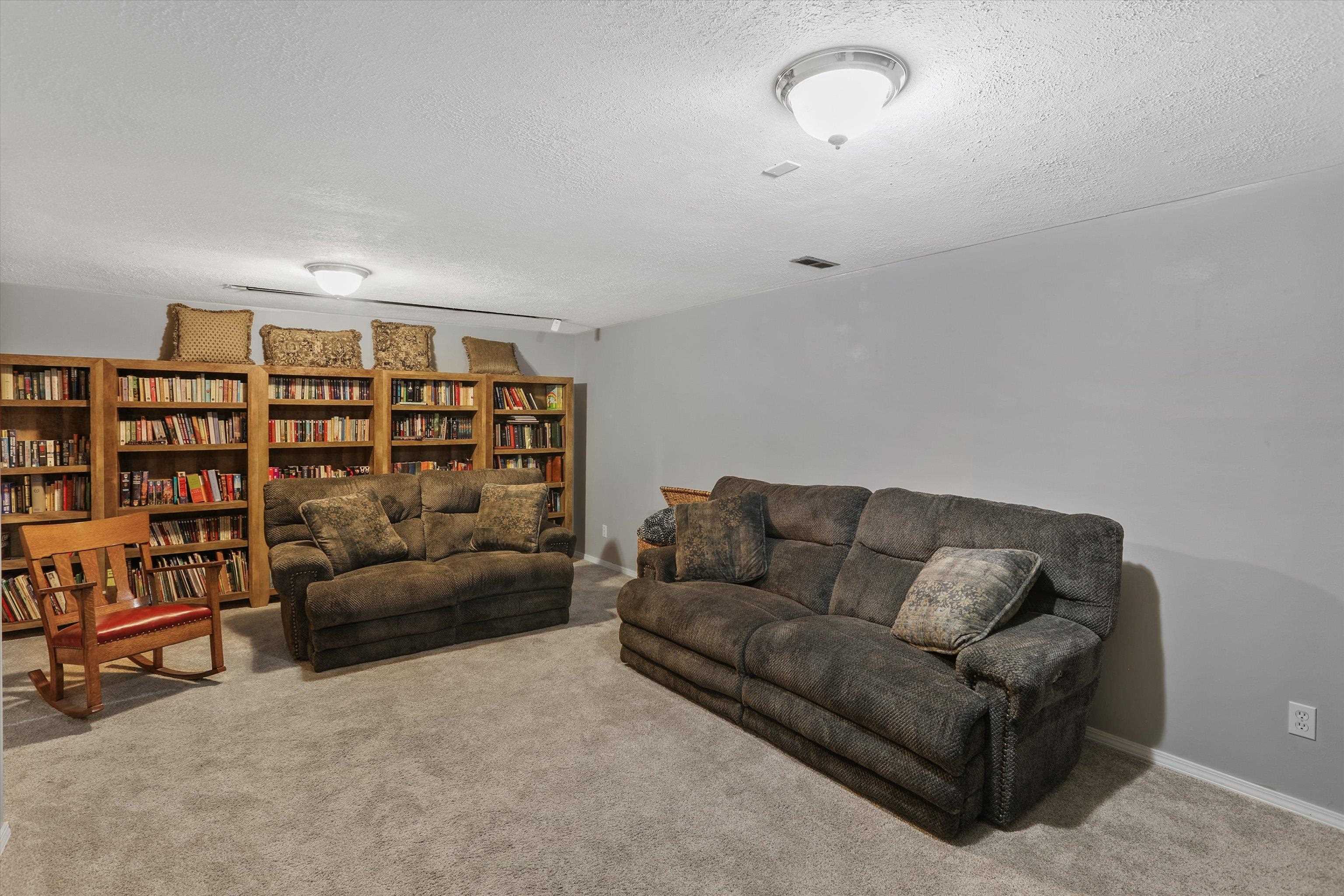 1805 S Timberlane Dr - Photo 23