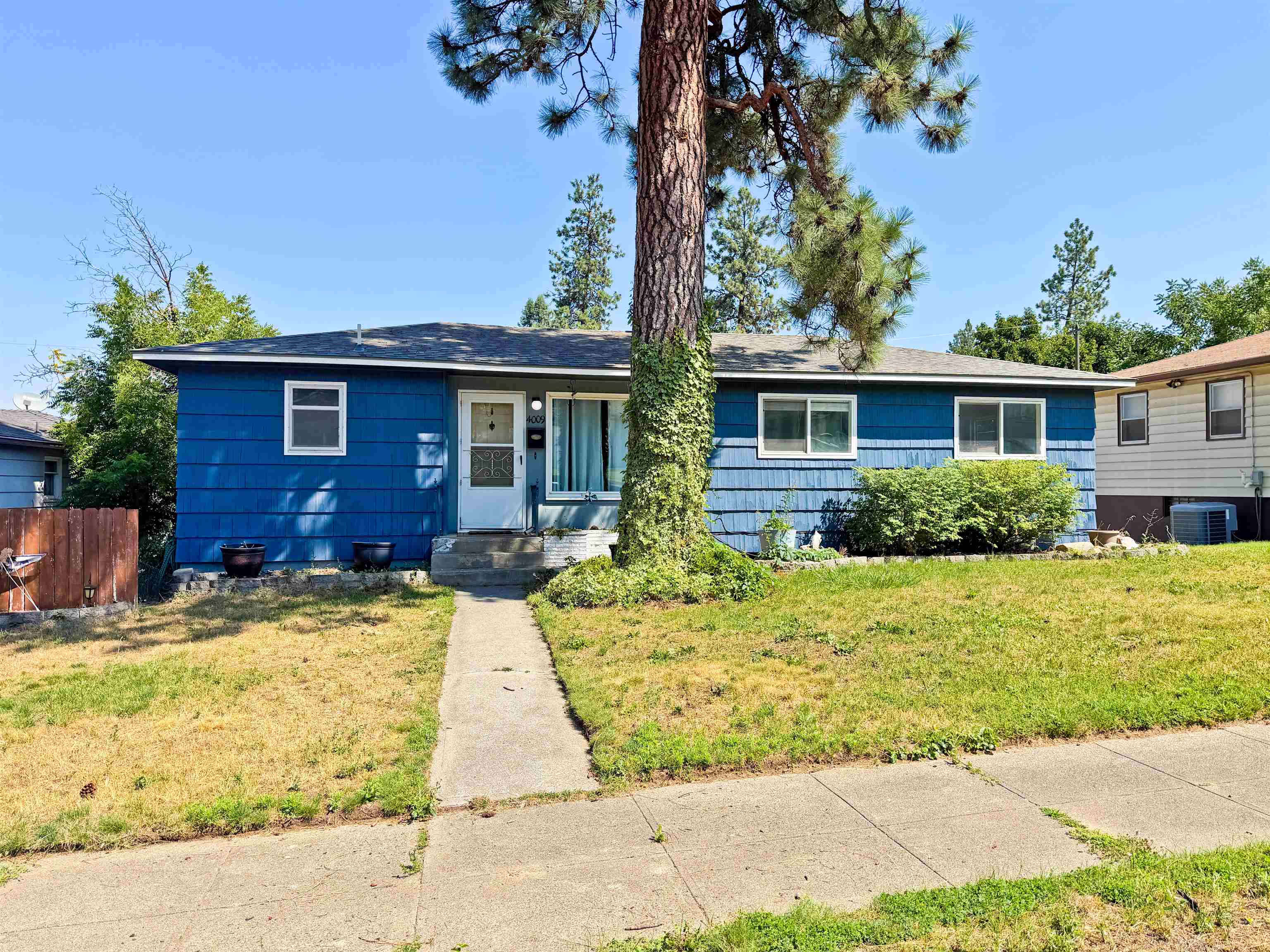 4009 E PRATT Ave - Photo 1