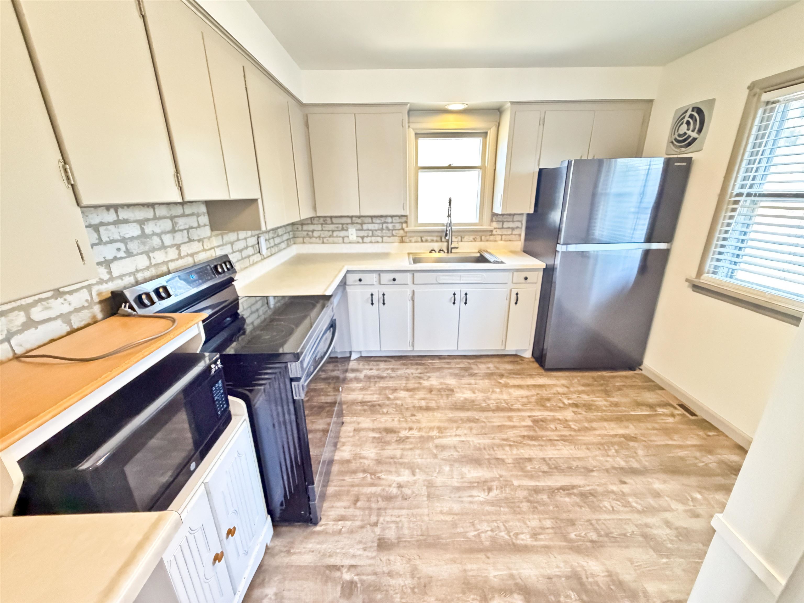 4009 E PRATT Ave - Photo 3