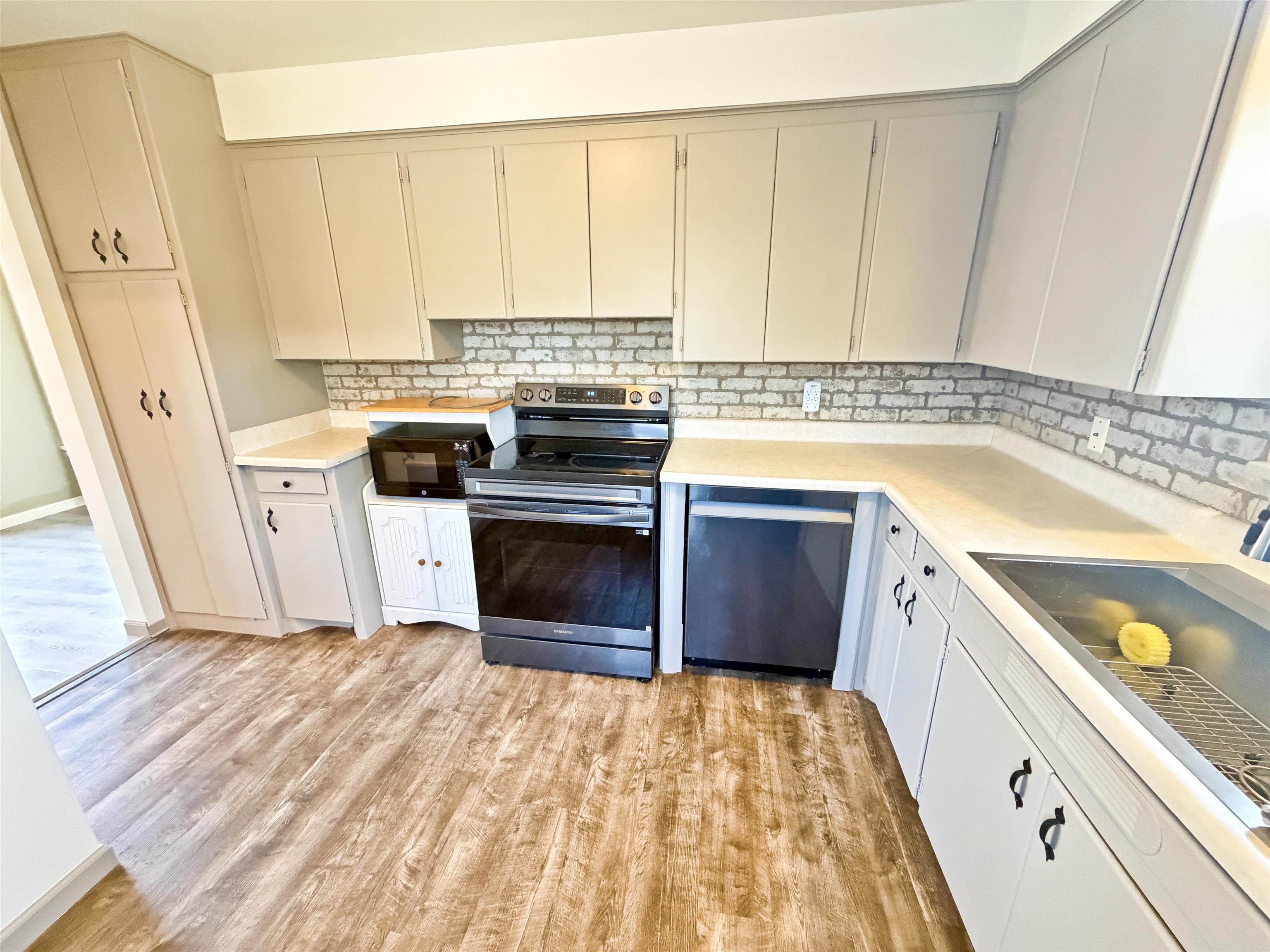 4009 E PRATT Ave - Photo 4