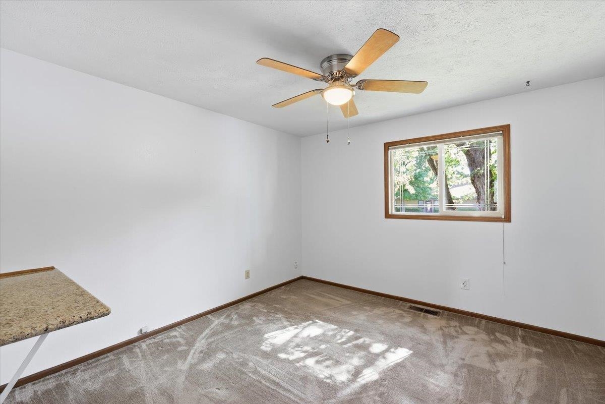 5321 N Evergreen Rd - Photo 10