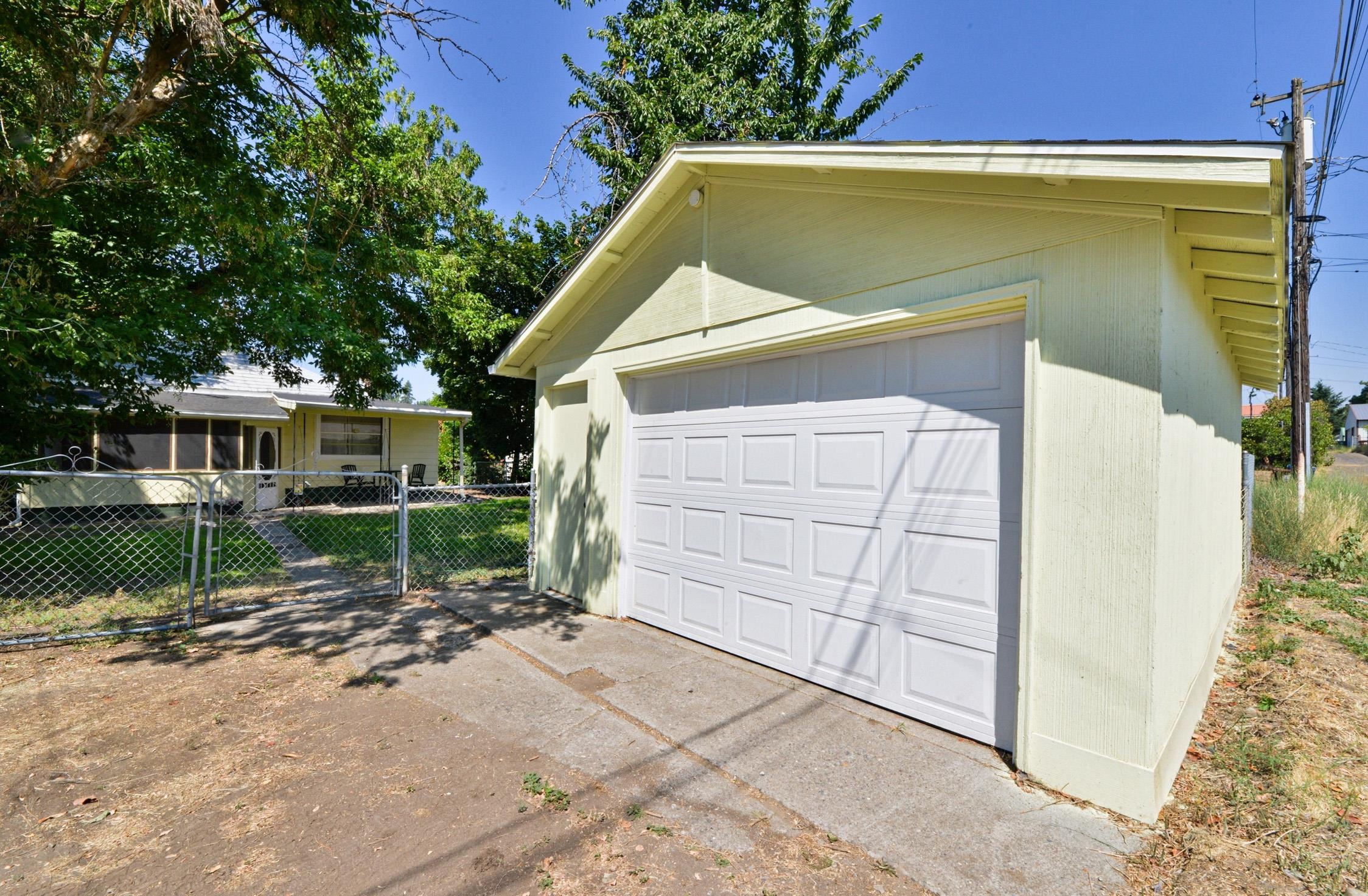 4008 N Adams St - Photo 24