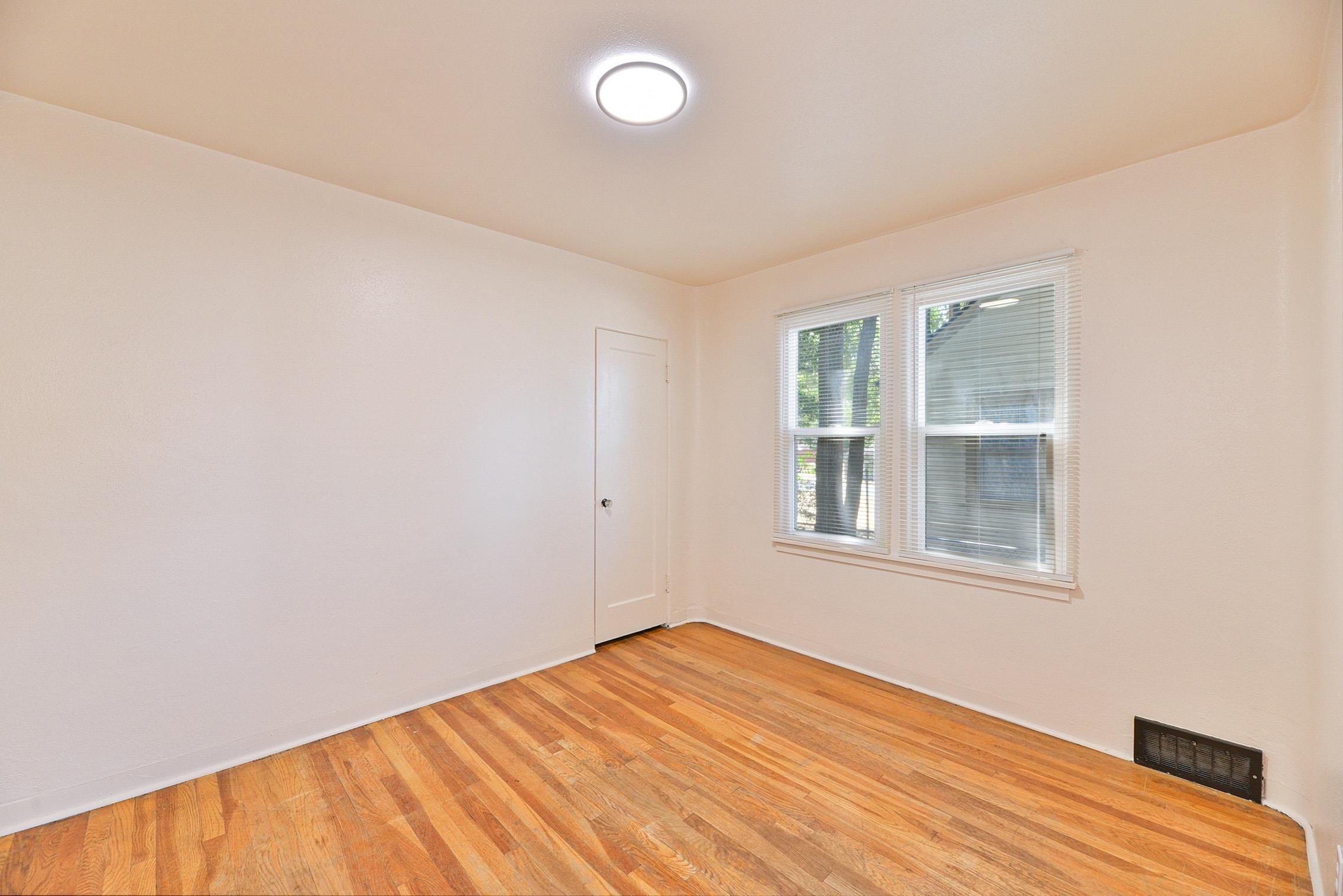 4008 N Adams St - Photo 13