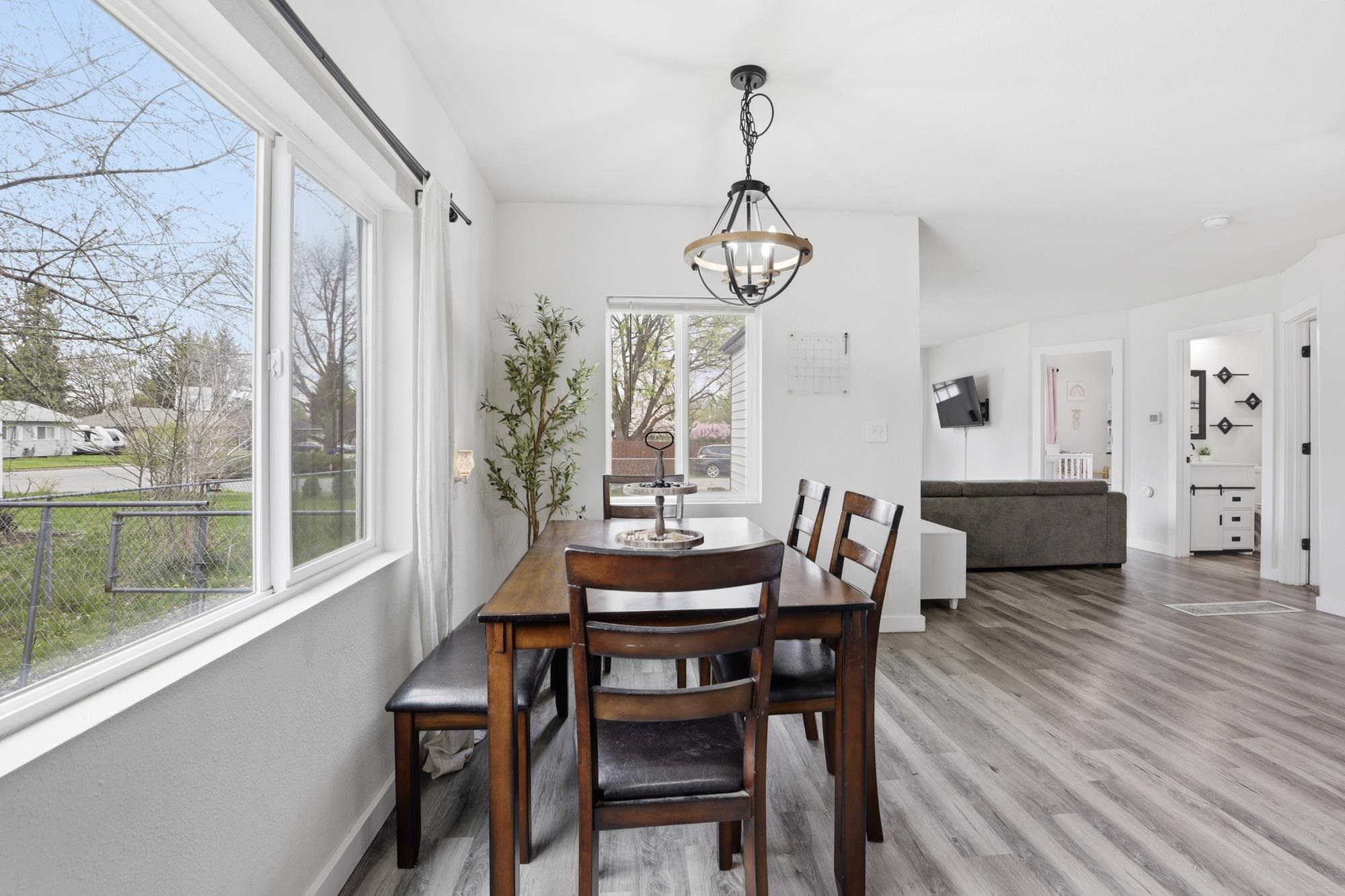 11822 E 6th Ave - Photo 8