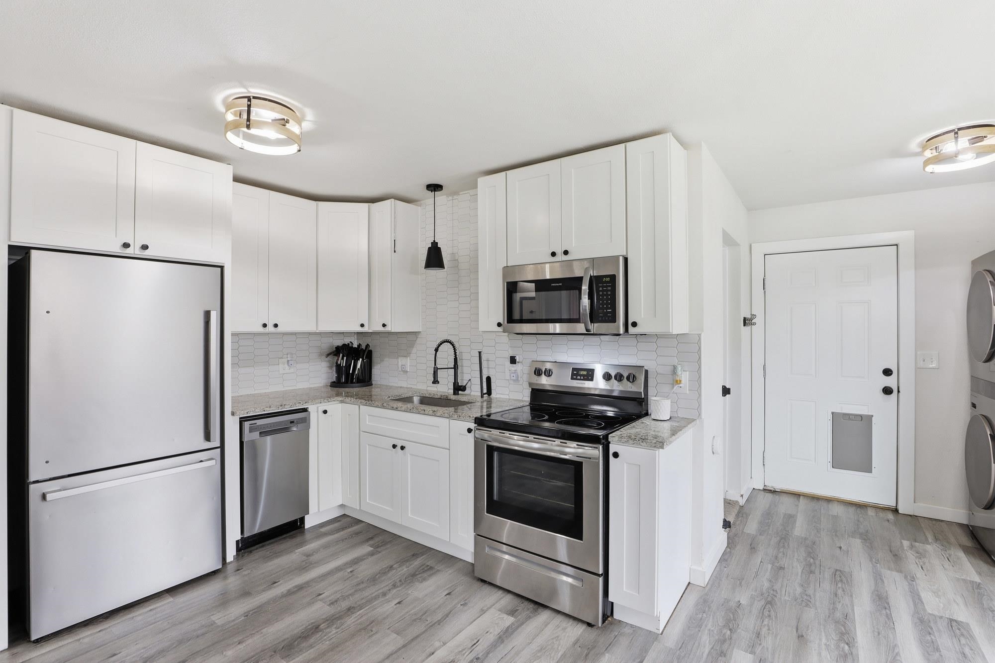 11822 E 6th Ave - Photo 9