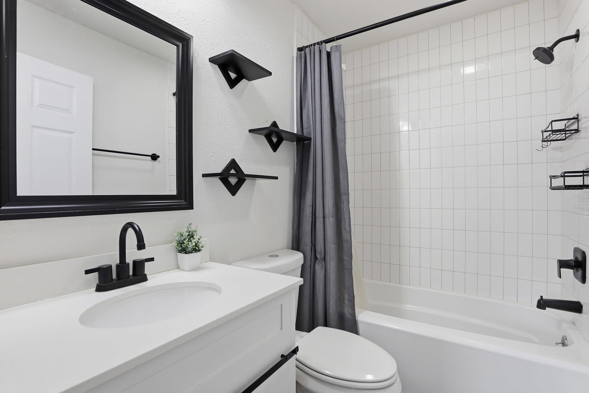 11822 E 6th Ave - Photo 17