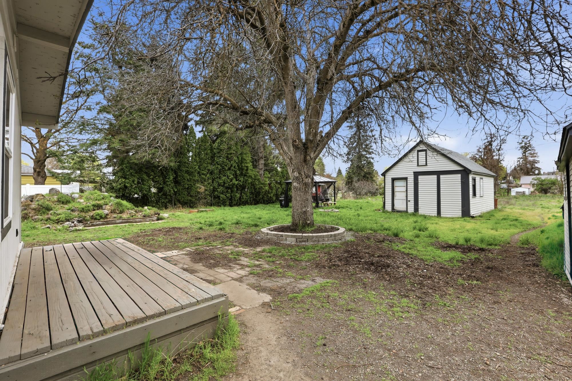 11822 E 6th Ave - Photo 18