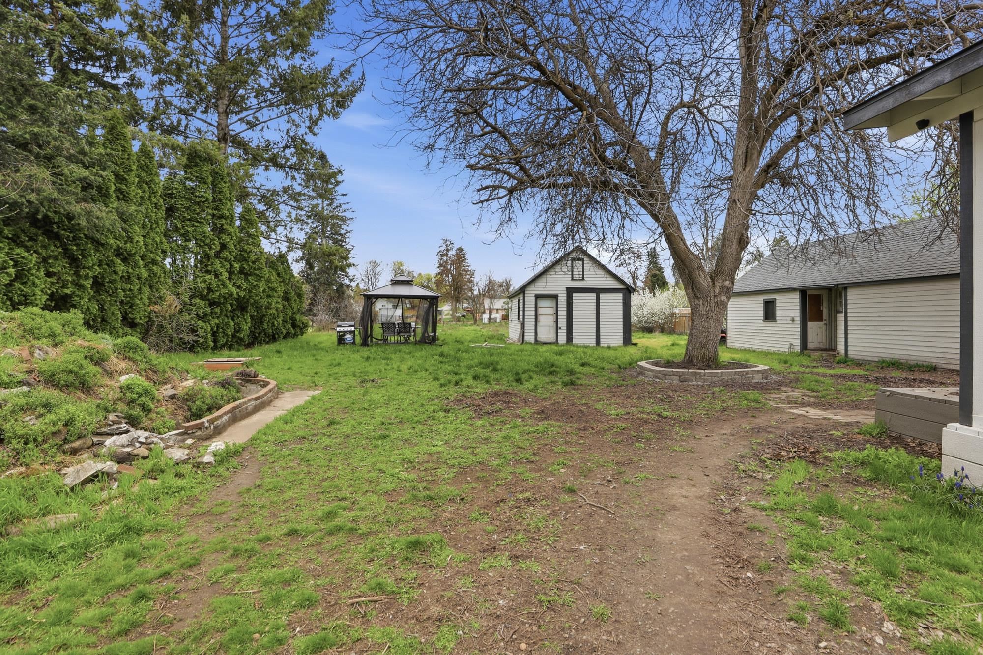 11822 E 6th Ave - Photo 19