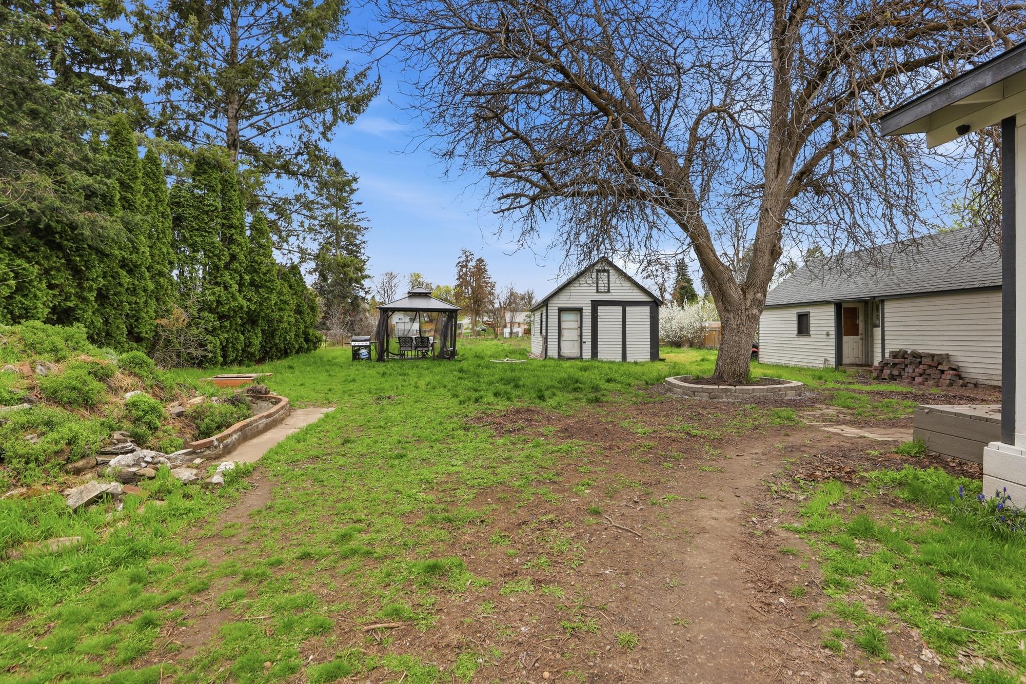 11822 E 6th Ave - Photo 20