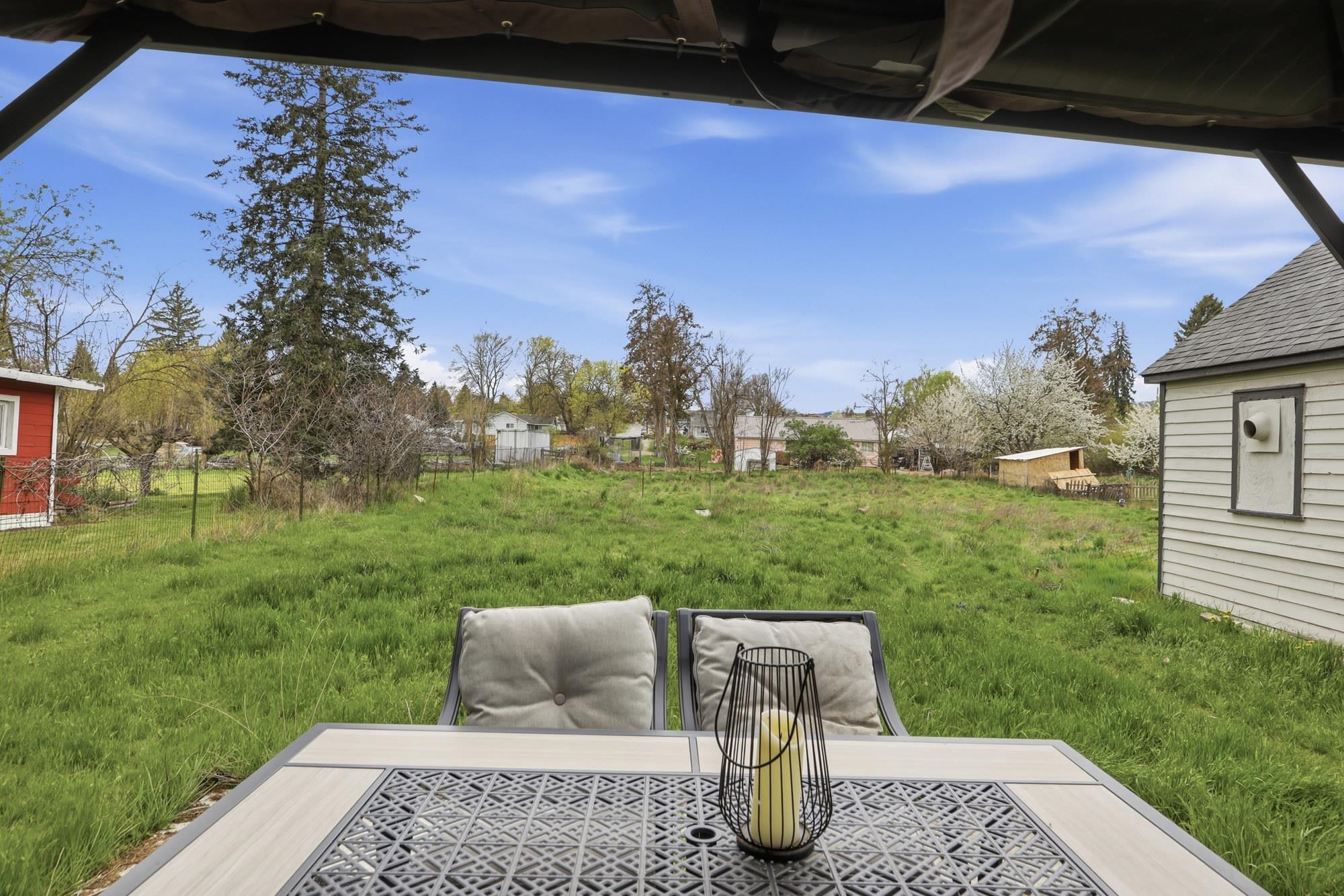 11822 E 6th Ave - Photo 21