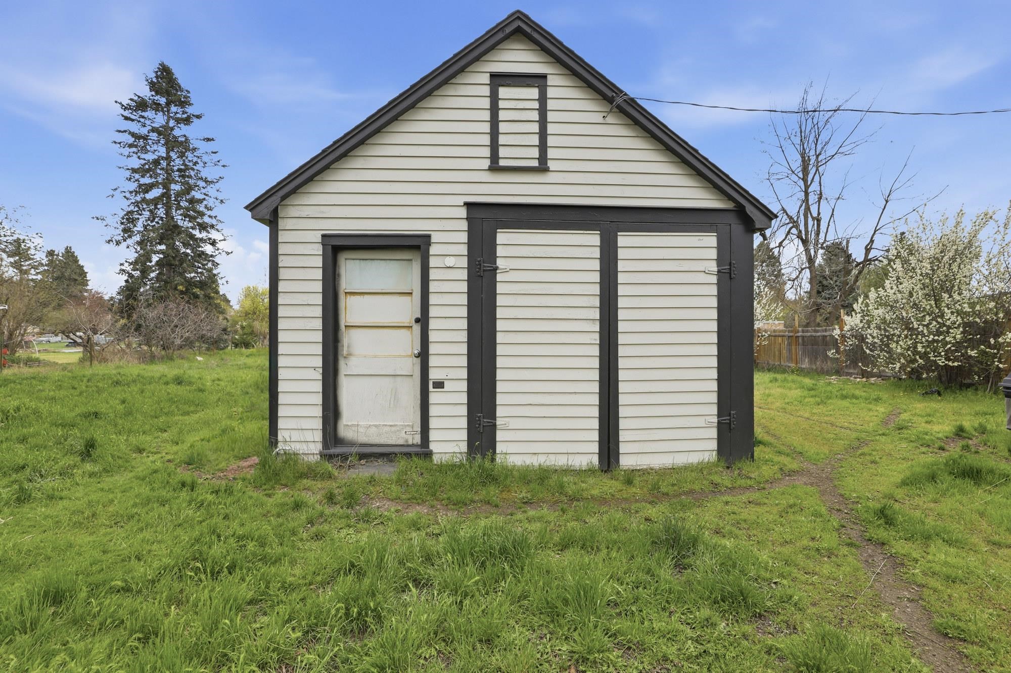 11822 E 6th Ave - Photo 25